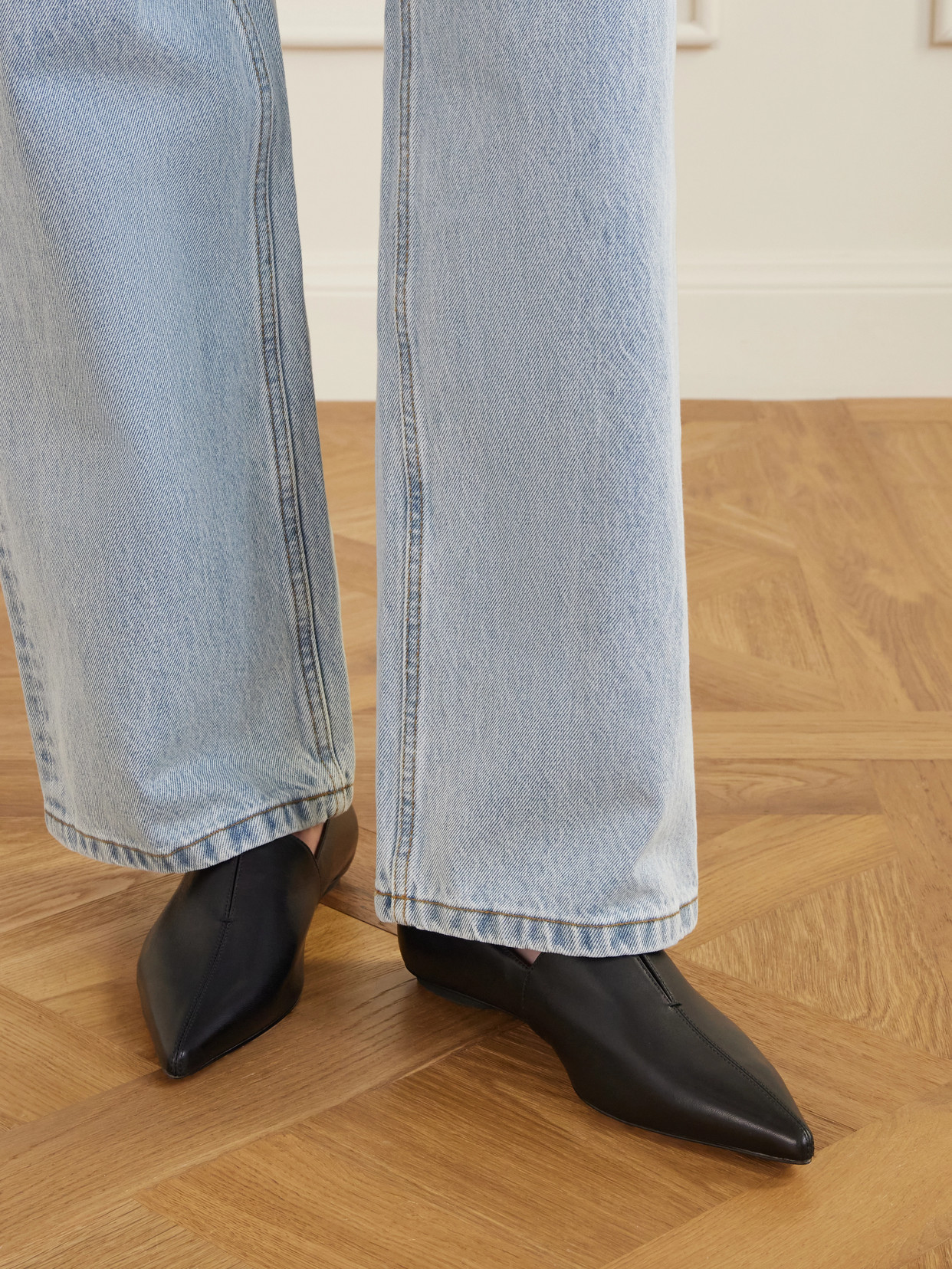 10K Leather Pointed-Toe Ballet Flats