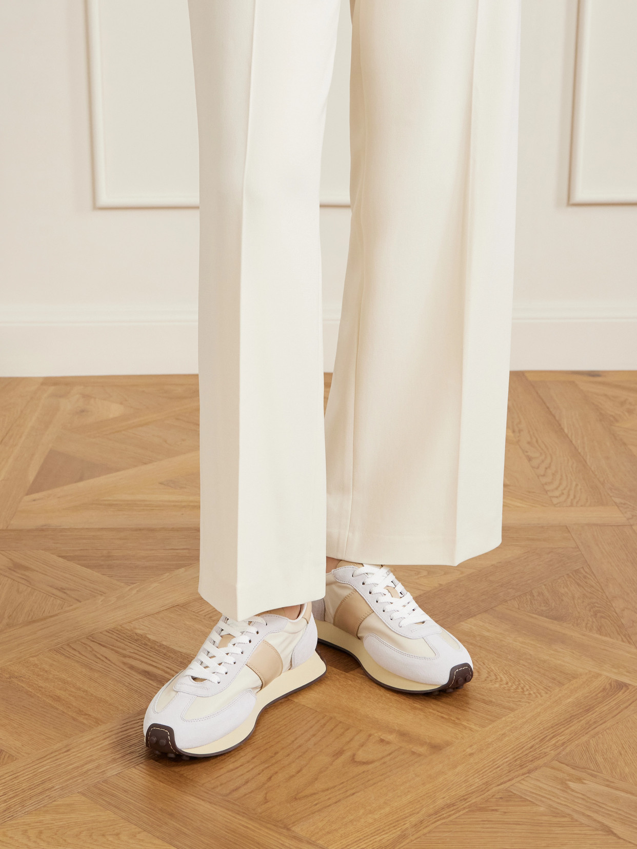 Sportivo Active Leather And Sneakers