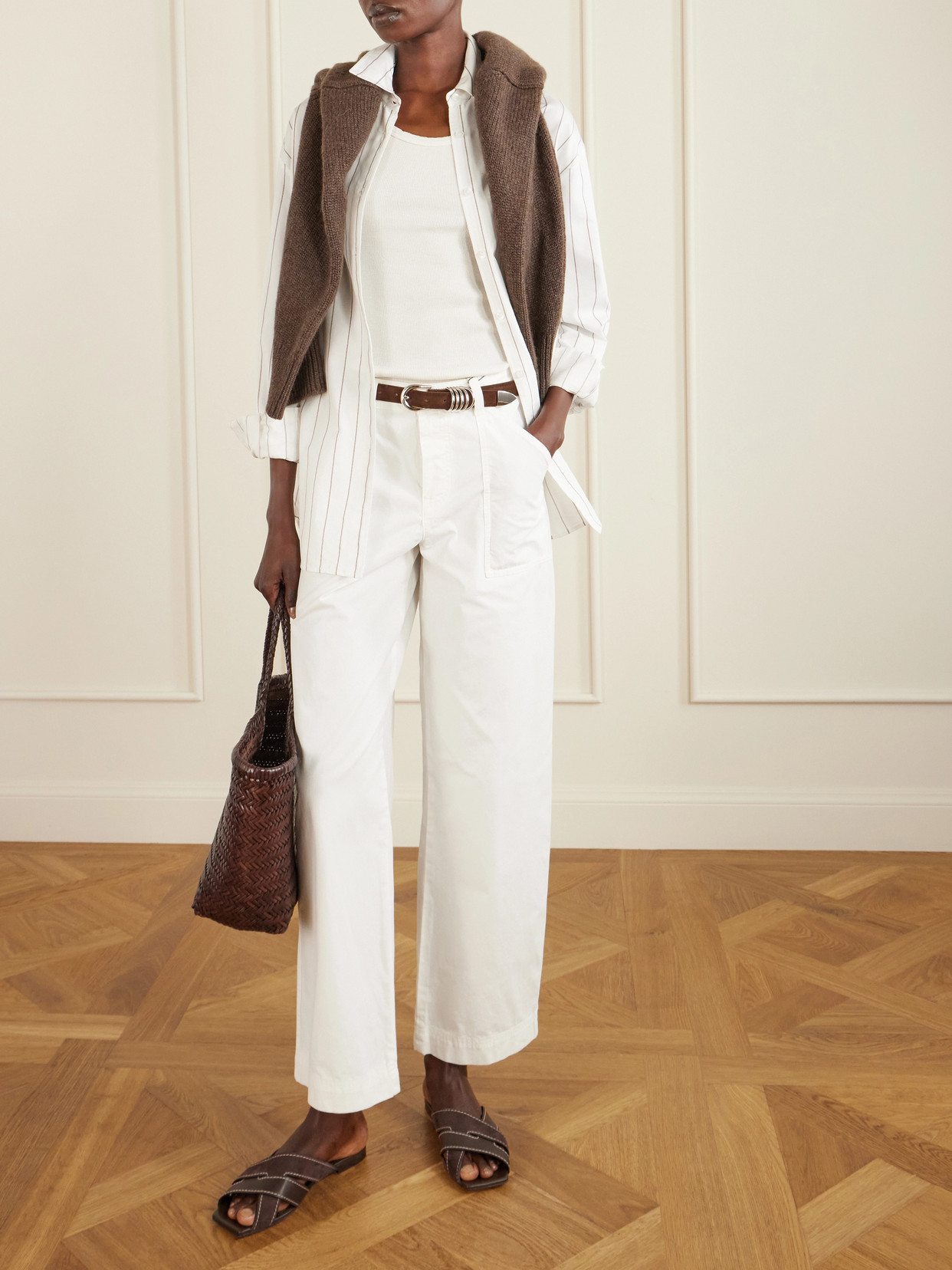 Tod's Flat Leather Sandals With Crossed Straps Shoes In Brown