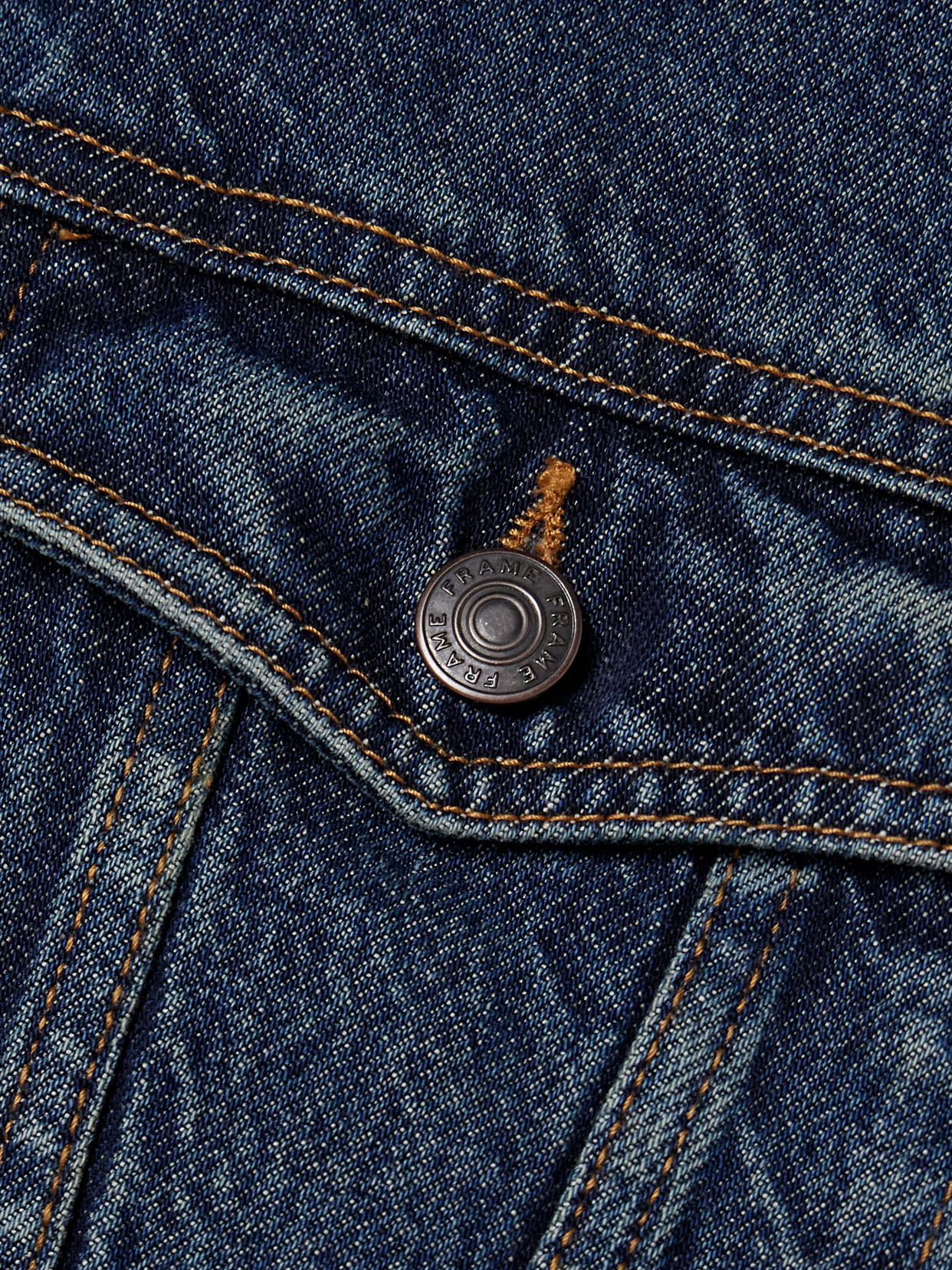 Frame The Curve Denim Jacket In Blue