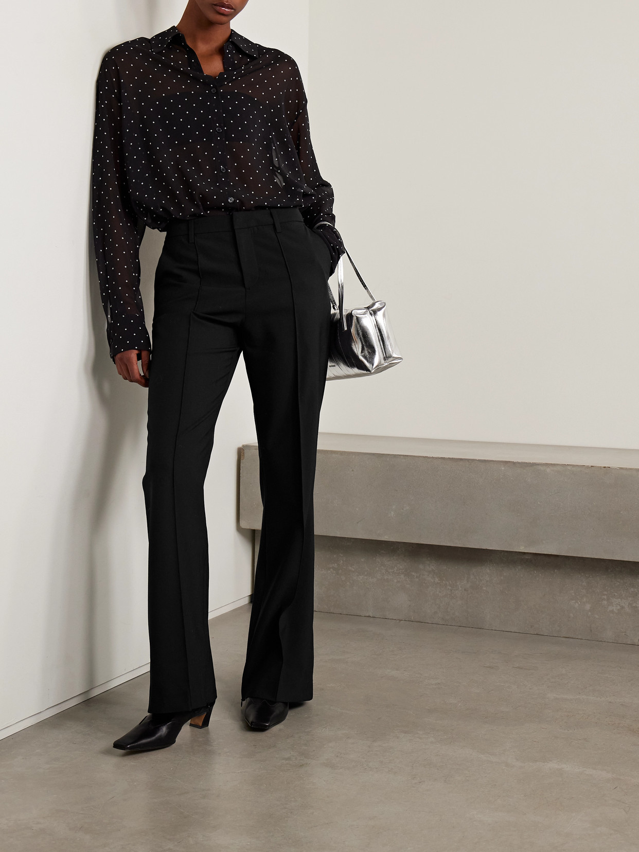 Frame The Slim Flare Woven Pants In Black