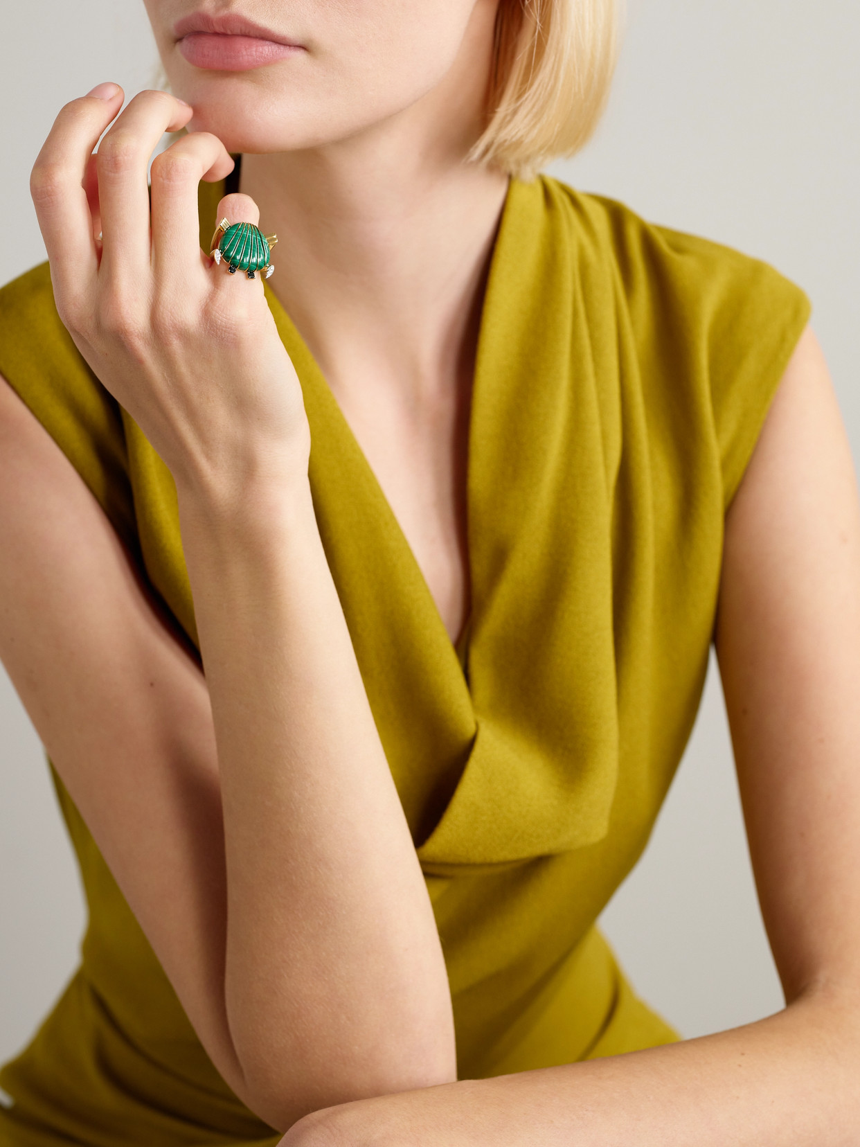 Yvonne Léon Crabe Coquillage 9-karat Gold, Malachite And Diamond Ring In Green