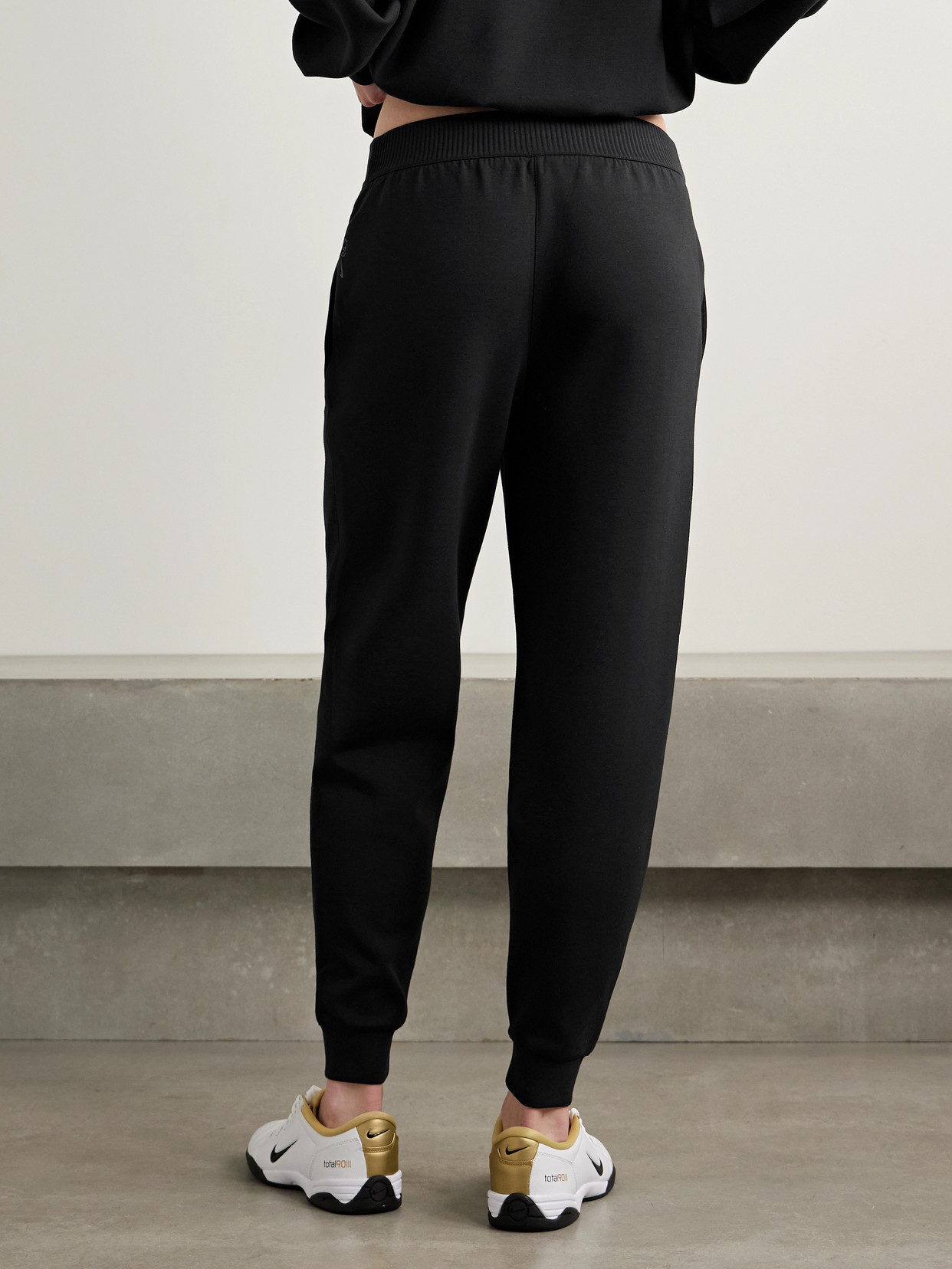Nike 24.7 Impossiblysoft Dri-fit Track Pants In Black