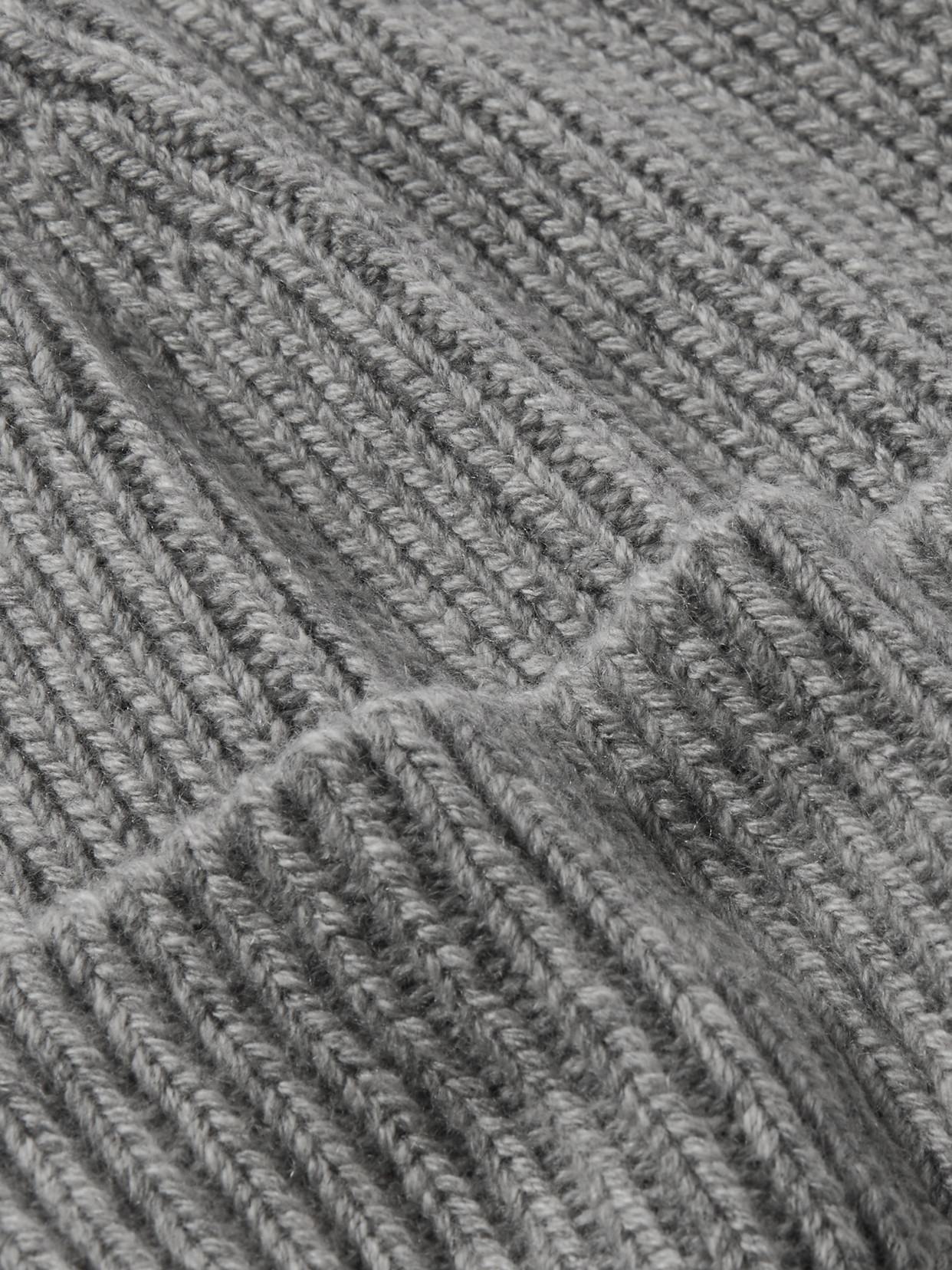 Johnstons Of Elgin Ribbed Cashmere Beanie In Gray