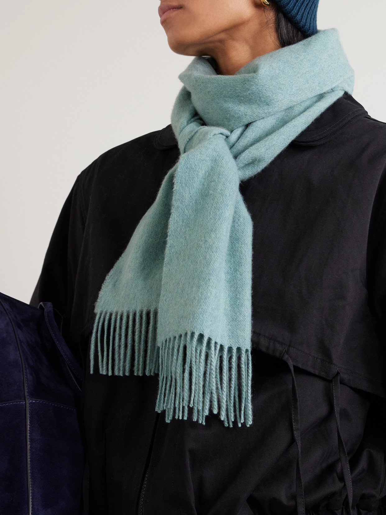 Johnstons Of Elgin Fringed Cashmere Scarf In Green