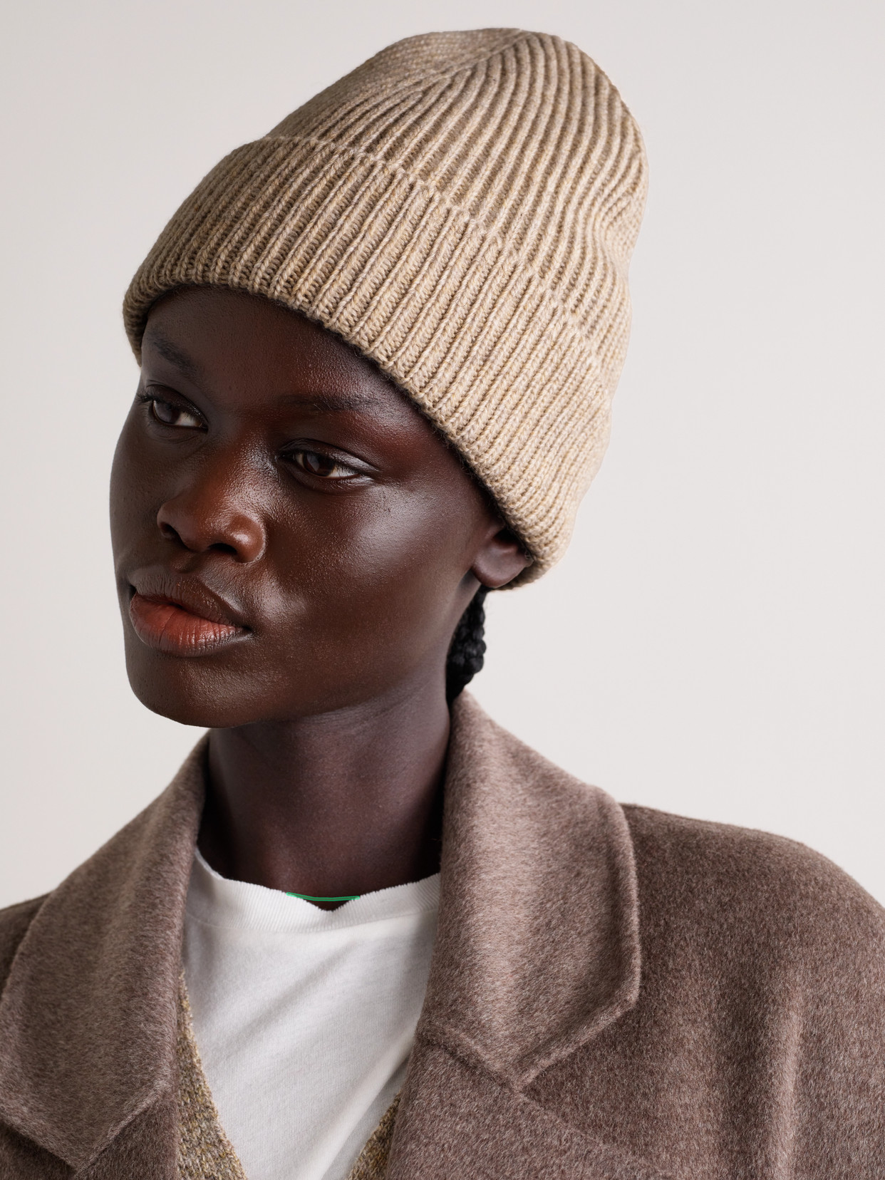 Johnstons Of Elgin Ribbed Cashmere Beanie In Brown