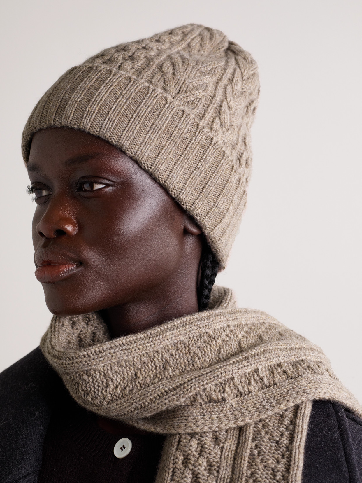 Johnstons Of Elgin Cable-knit Cashmere Beanie And Scarf Set In Brown