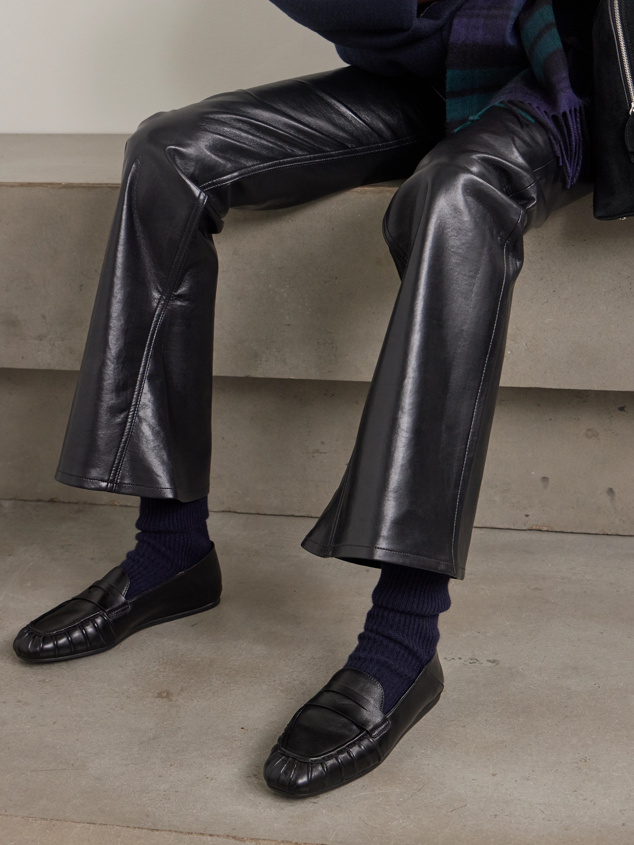 Johnstons Of Elgin Ribbed Cashmere Socks In Blue