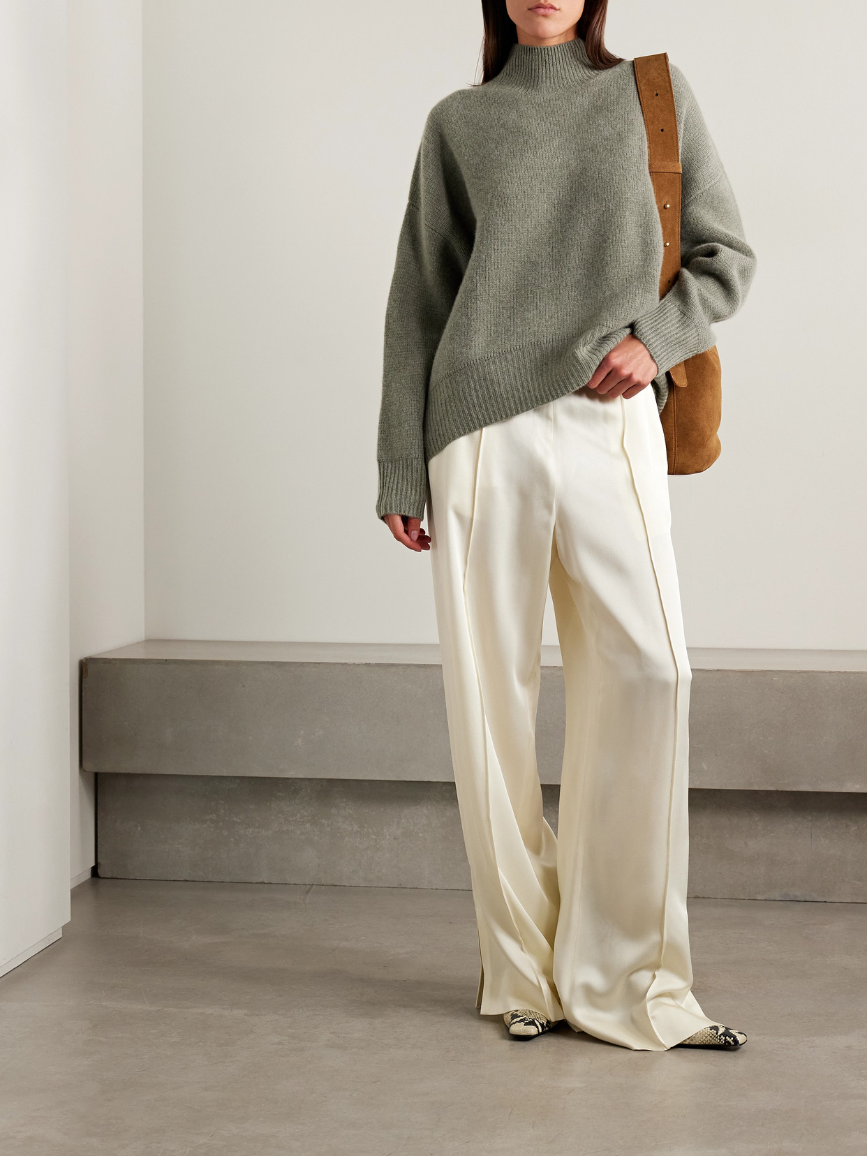 Nantes Organic Cashmere Turtleneck Sweater