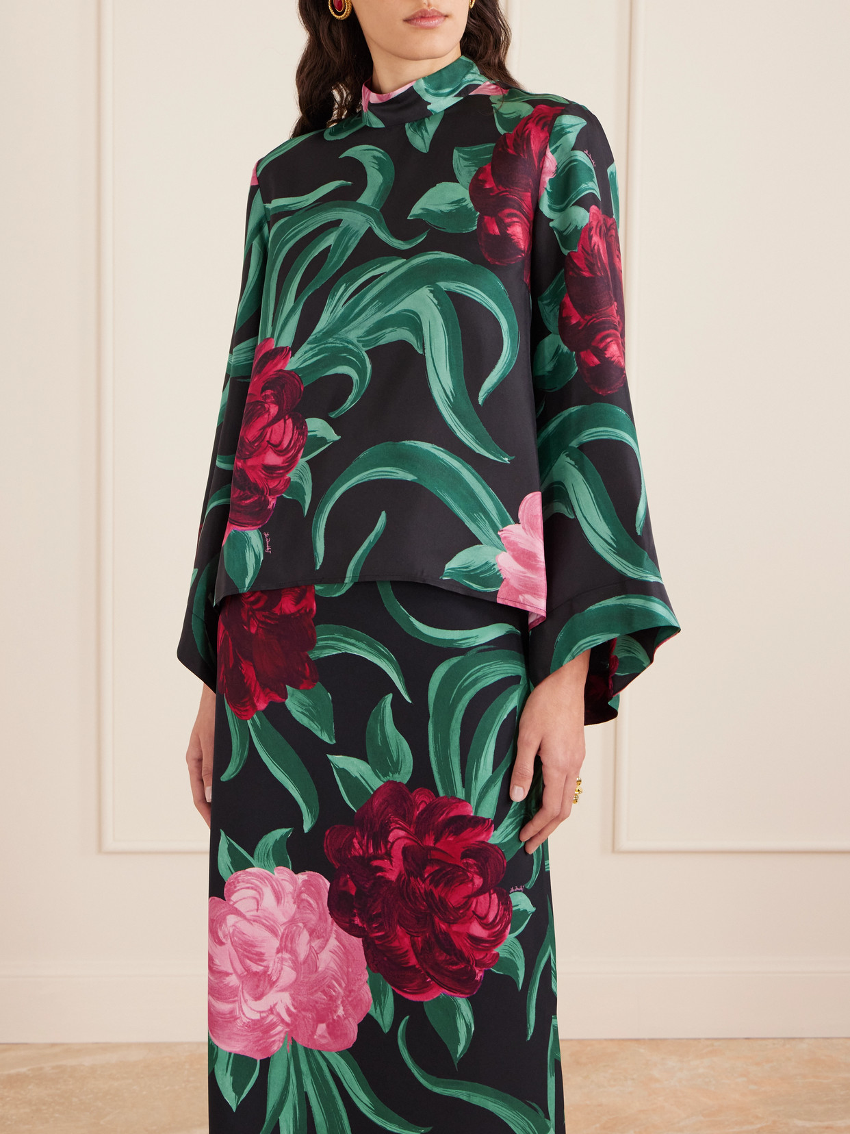 La Doublej Make An Exit Floral-print Silk-twill Blouse In Multi