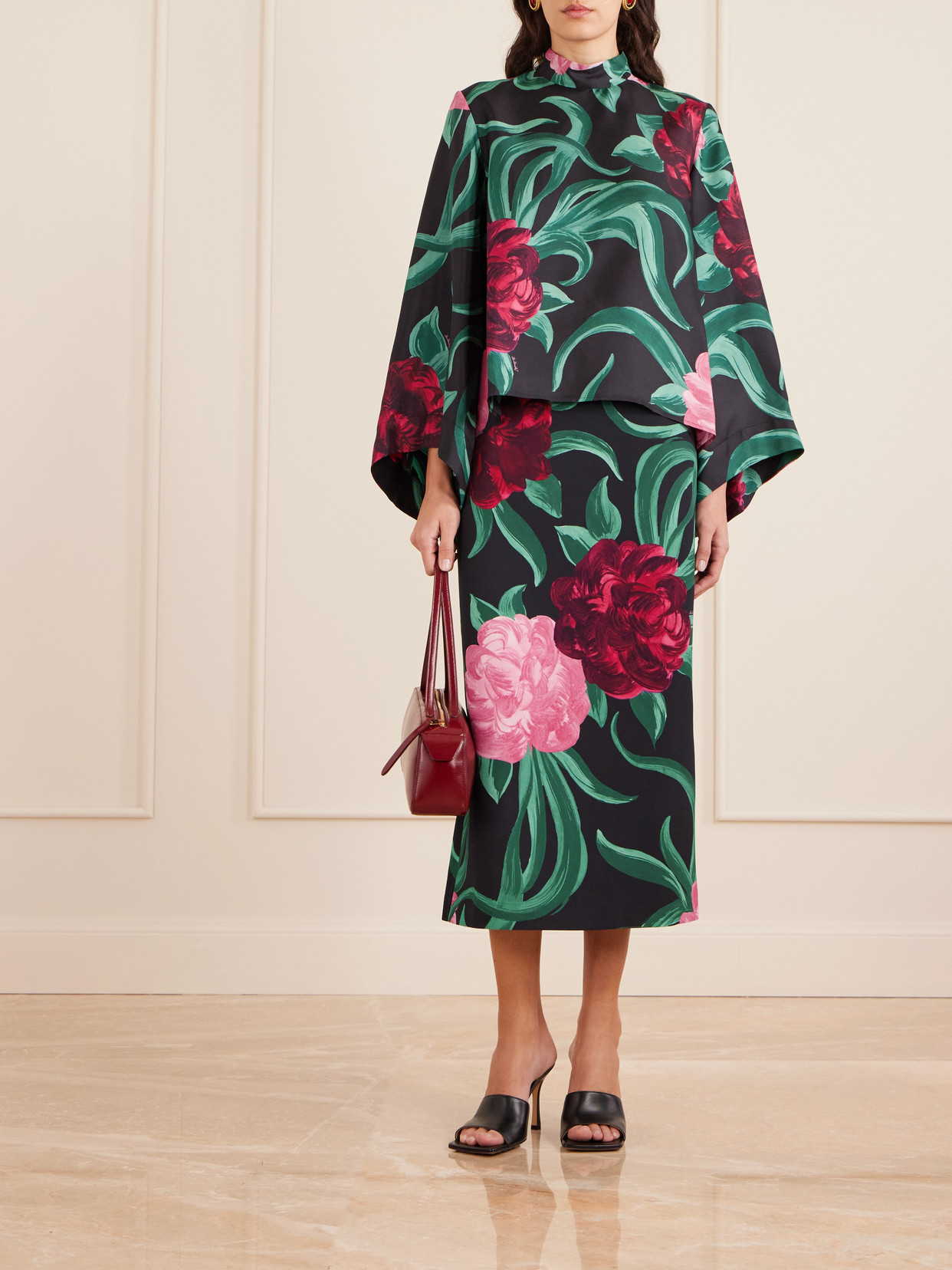 La Doublej Make An Exit Floral-print Silk-twill Blouse In Multi