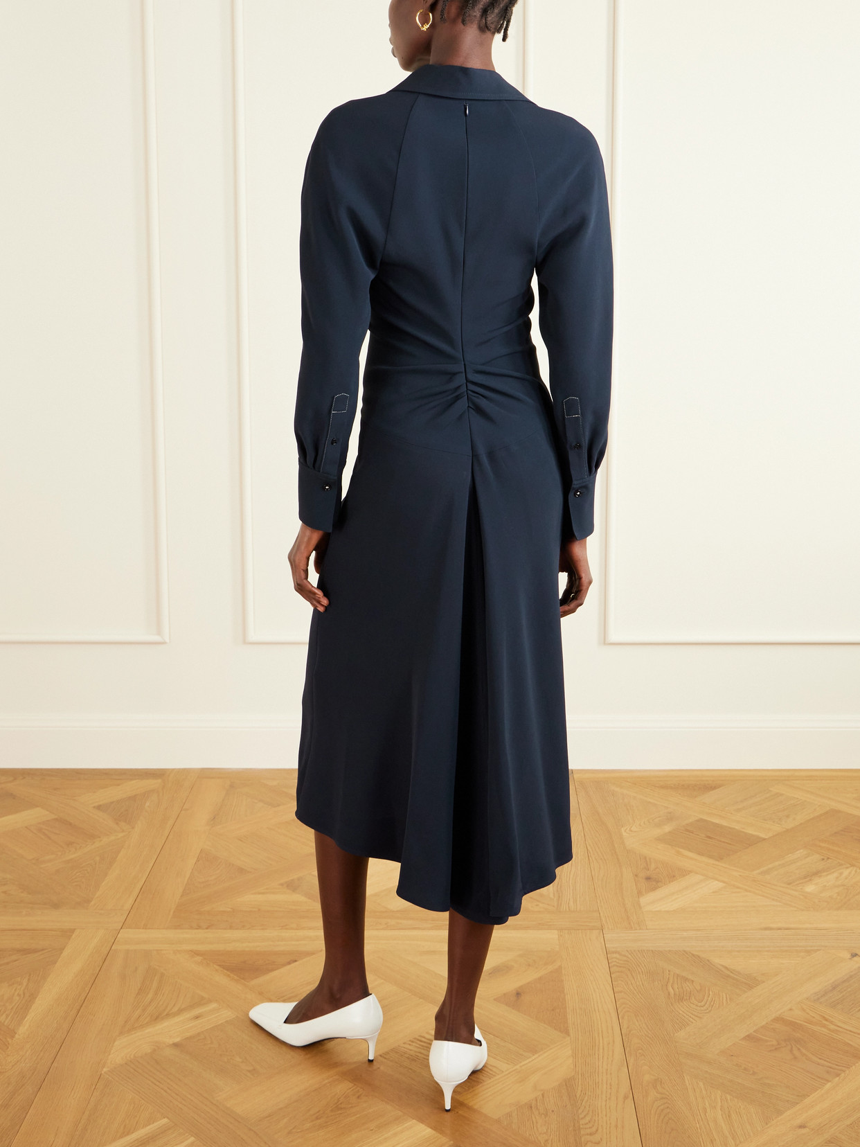 Victoria Beckham Crepe Midi Dress In Black