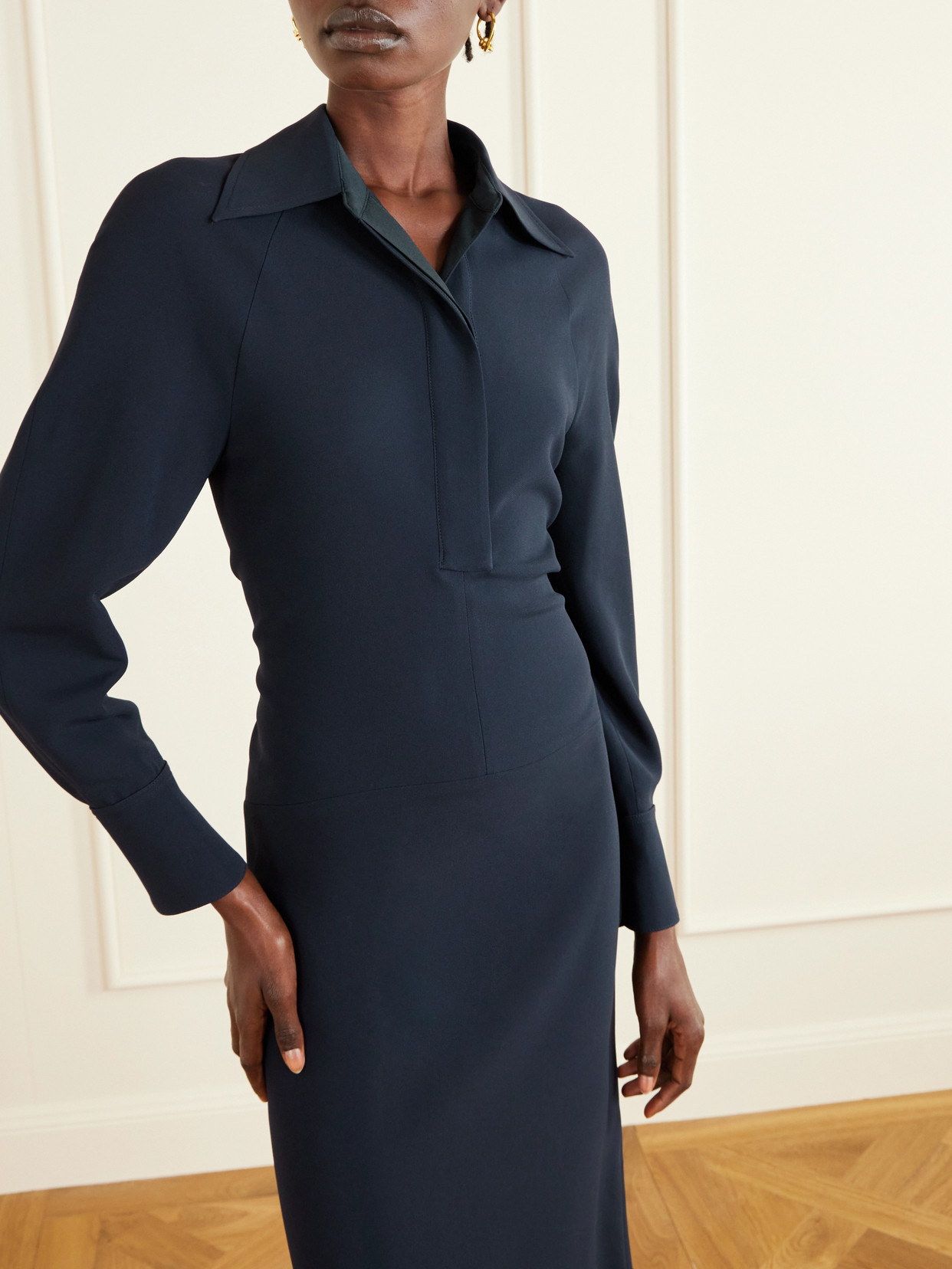 Victoria Beckham Crepe Midi Dress In Black