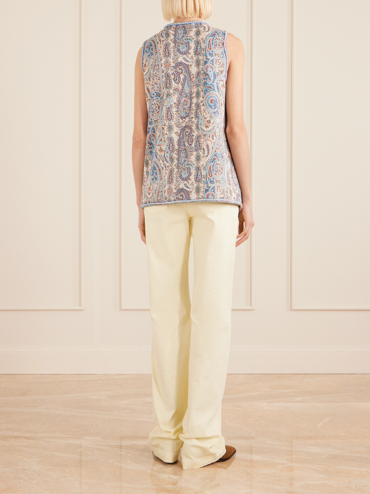 Etro Floral Paisley-motif Jacquard Waistcoat In Neutral