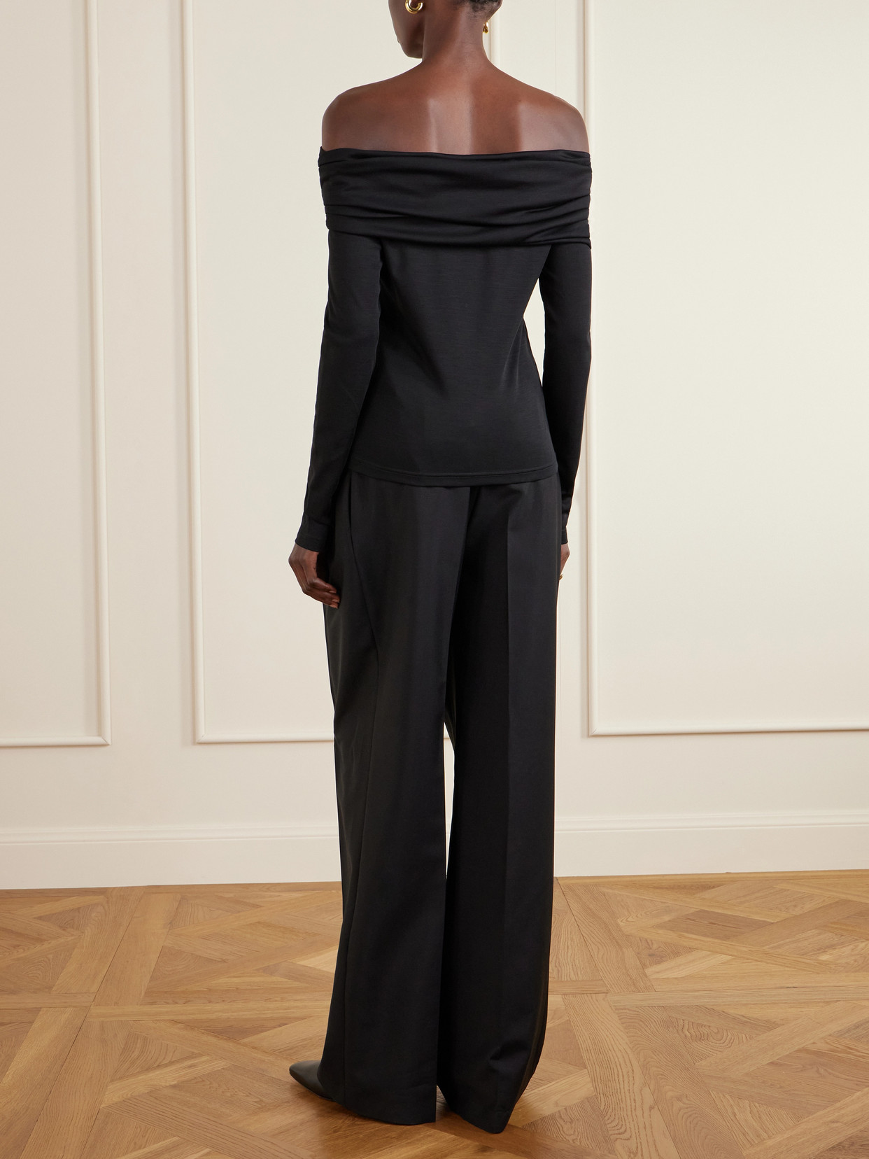 Max Mara Off-the-shoulder Wool Top In Black