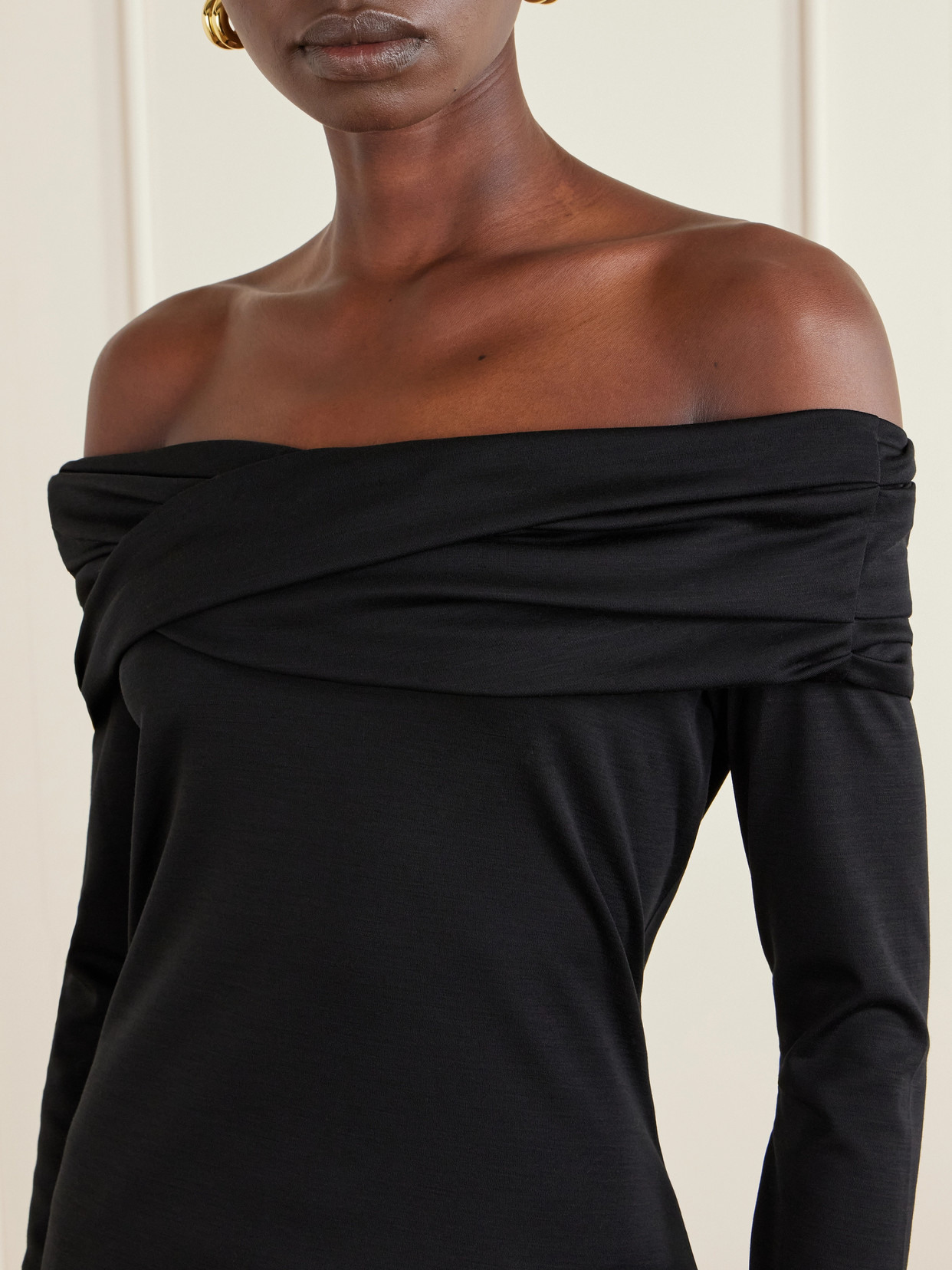 Max Mara Off-the-shoulder Wool Top In Black