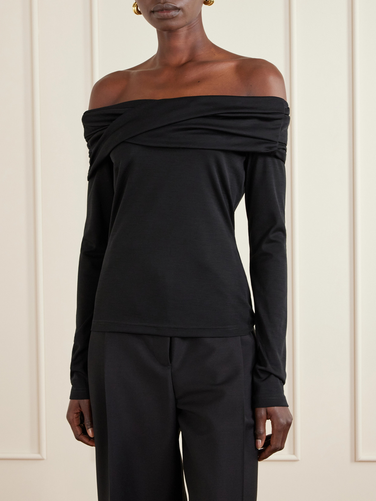 Max Mara Off-the-shoulder Wool Top In Black