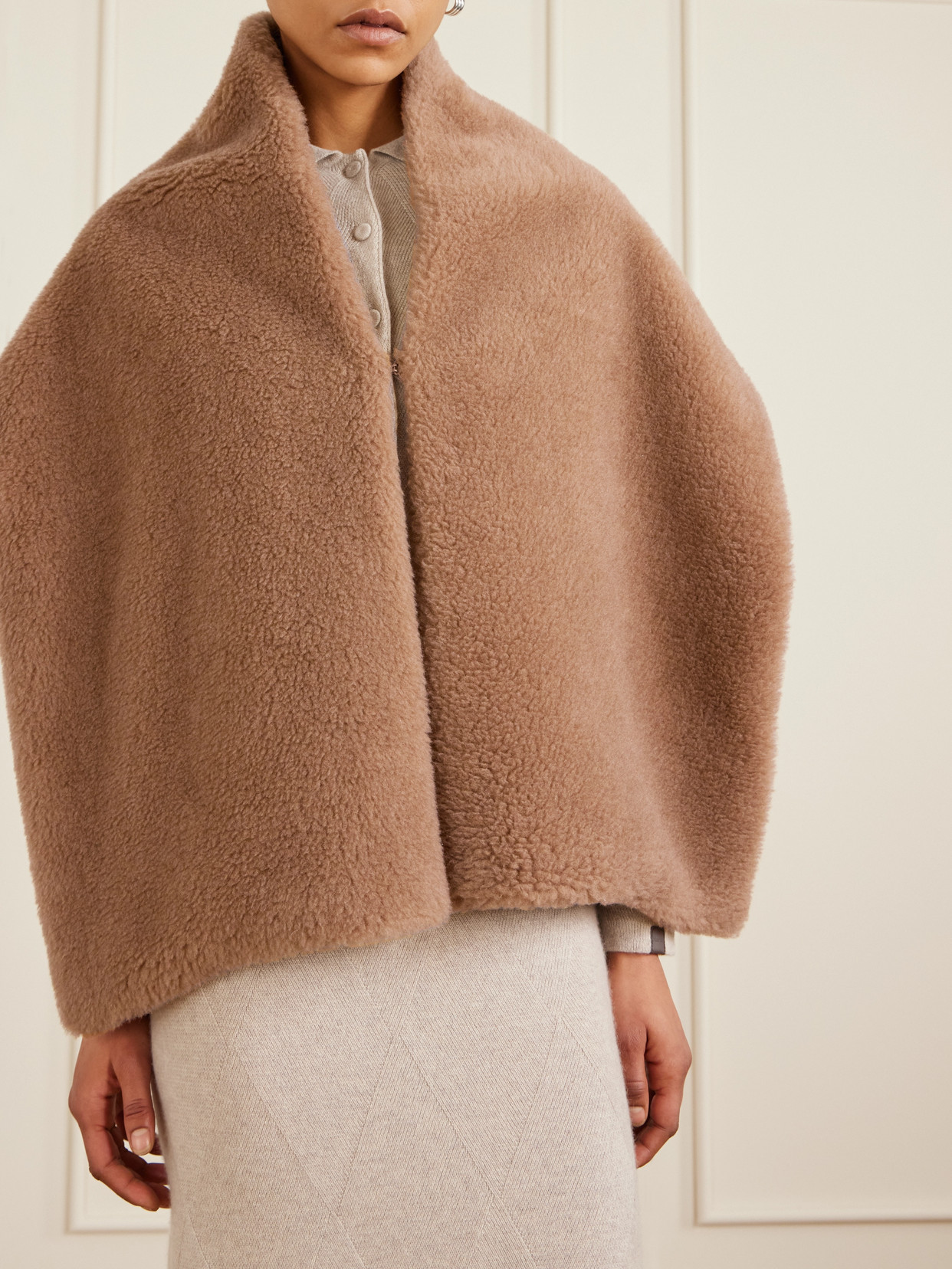 Max Mara Wool And Silk-blend Fleece Scarf In Brown