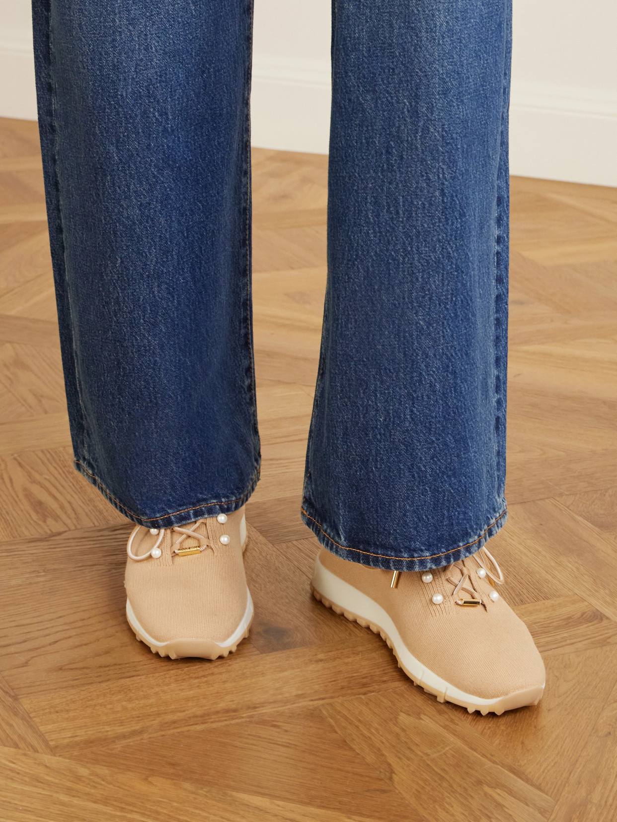 Veles Sneakers