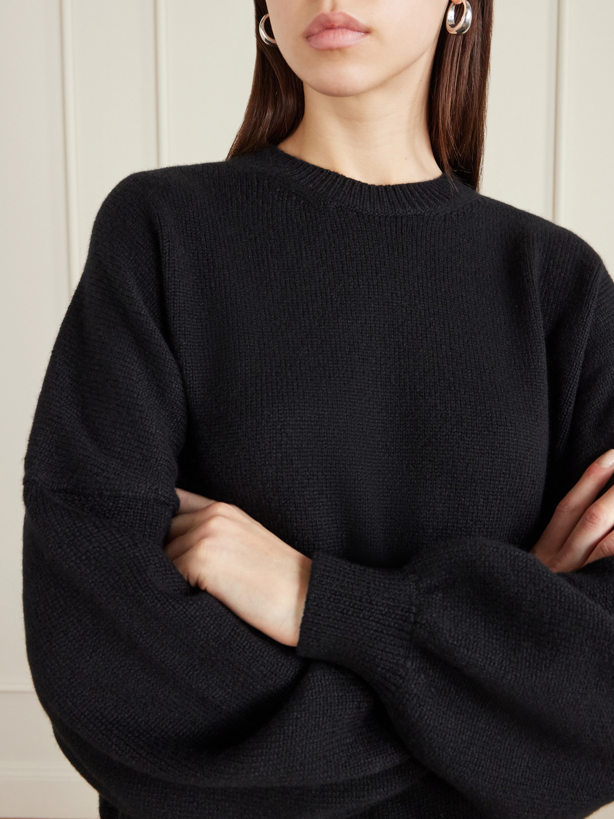 Khaite Margaux Cashmere Sweater In Black