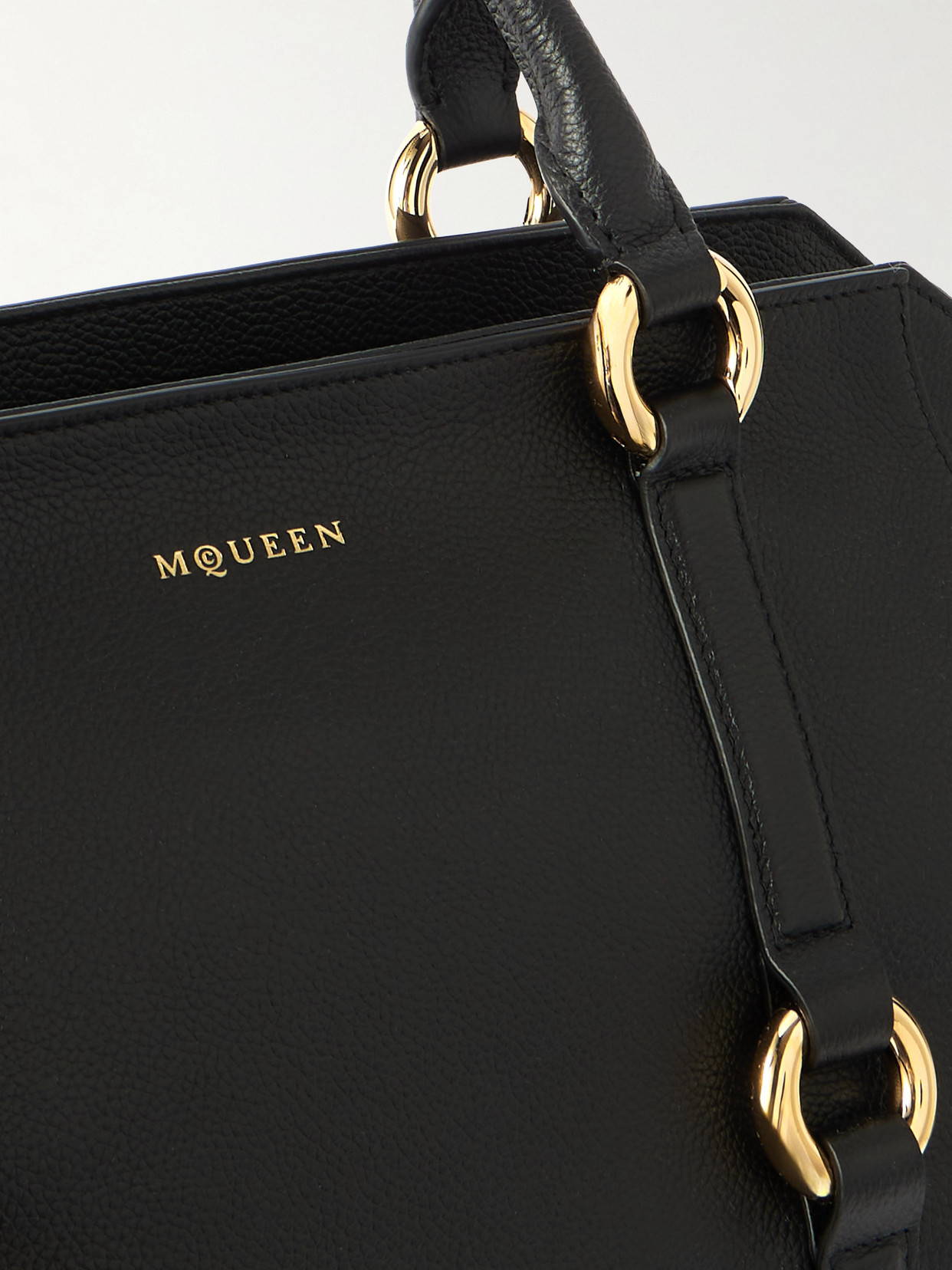 Alexander Mcqueen Farringdon Medium Textured-leather Shoulder Bag In Black