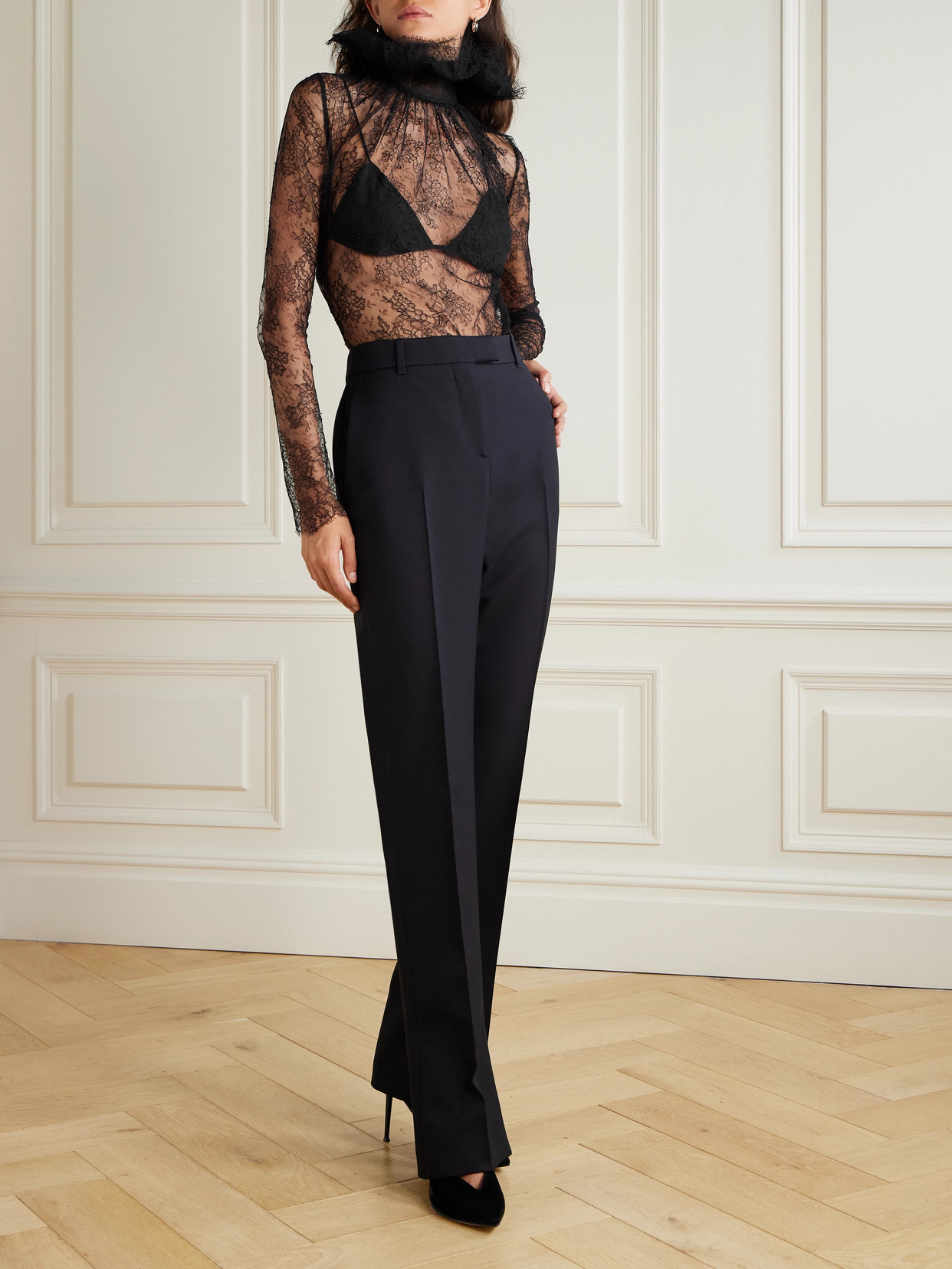 Alexander Mcqueen Ruffled Lace Blouse In Black