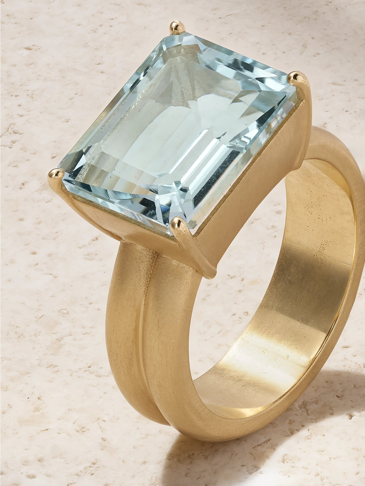 Irene Neuwirth Gemmy Gem 18-karat Gold Aquamarine Ring In Gold