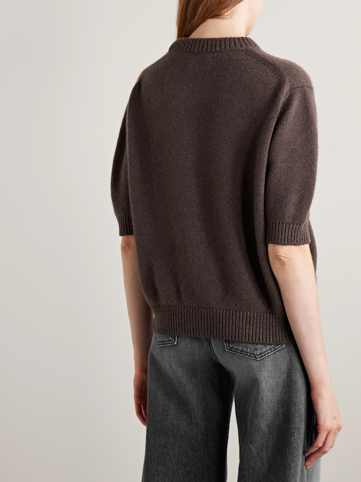 Khaite Davin Short-sleeve Cashmere Sweater In Brown