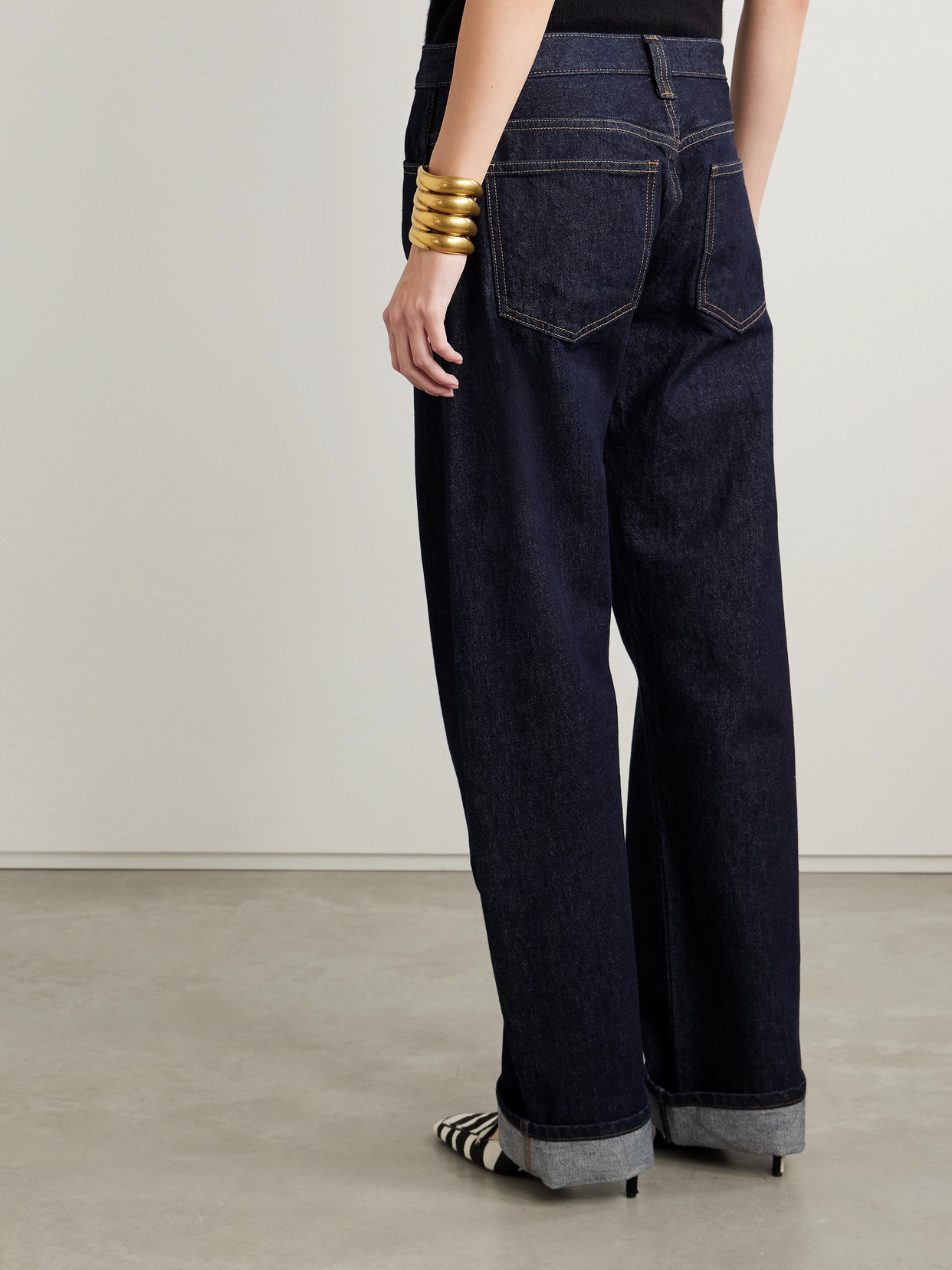 Khaite Karo Mid-rise Barrel-leg Jeans In Blue