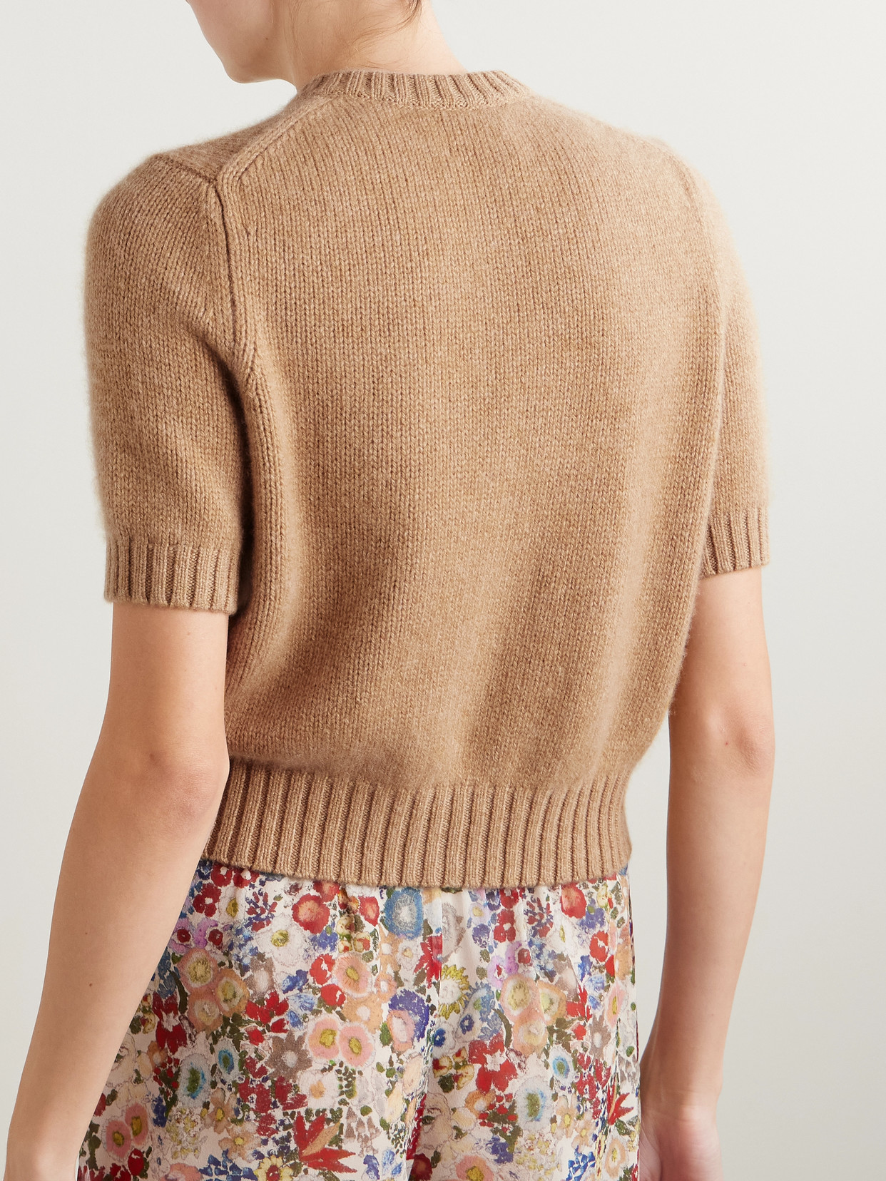 Khaite The Nora Short Sleeve Cashmere Cardigan In Nude