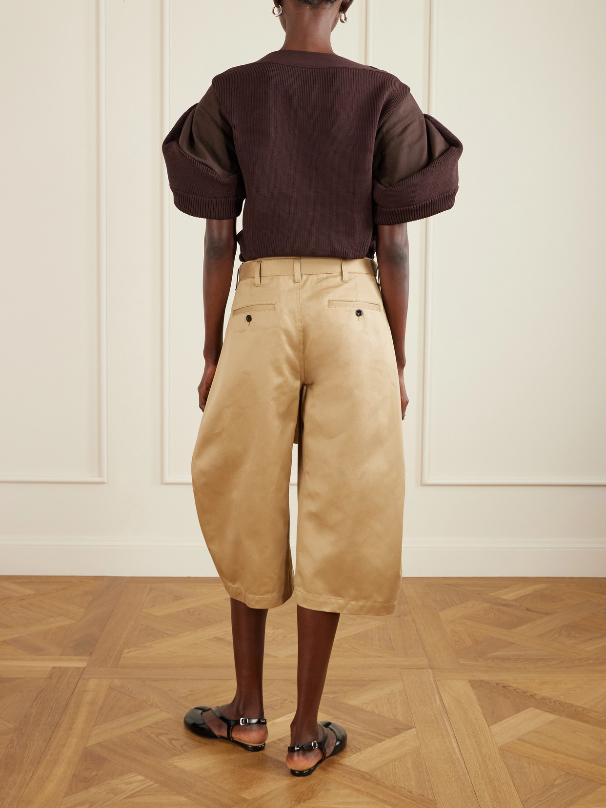 Sacai Womens Beige Wide-leg Belted Cotton Chino Shorts In Brown