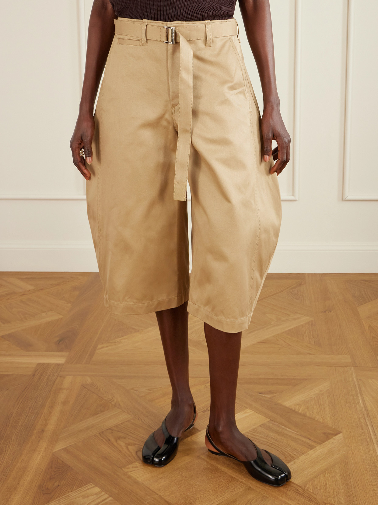 Sacai Womens Beige Wide-leg Belted Cotton Chino Shorts In Brown
