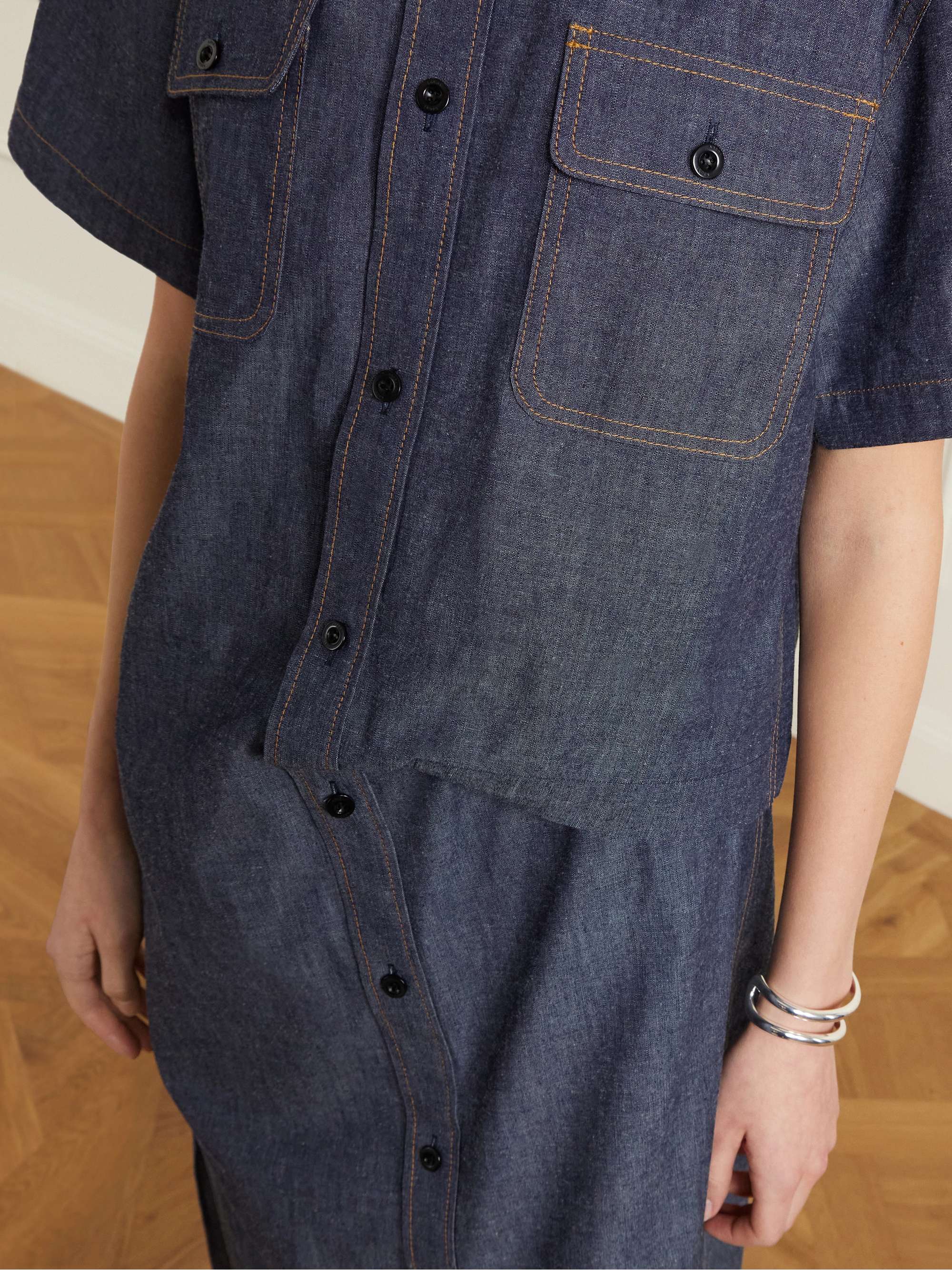 SACAI Gathered denim midi dress | NET-A-PORTER