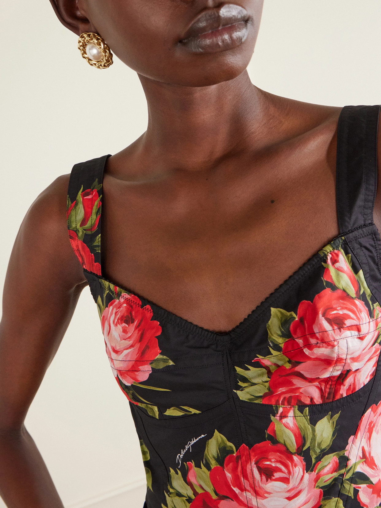 Dolce & Gabbana Top Nero In Seta Con Stampa Floreale Dolce E Gabbana In Black