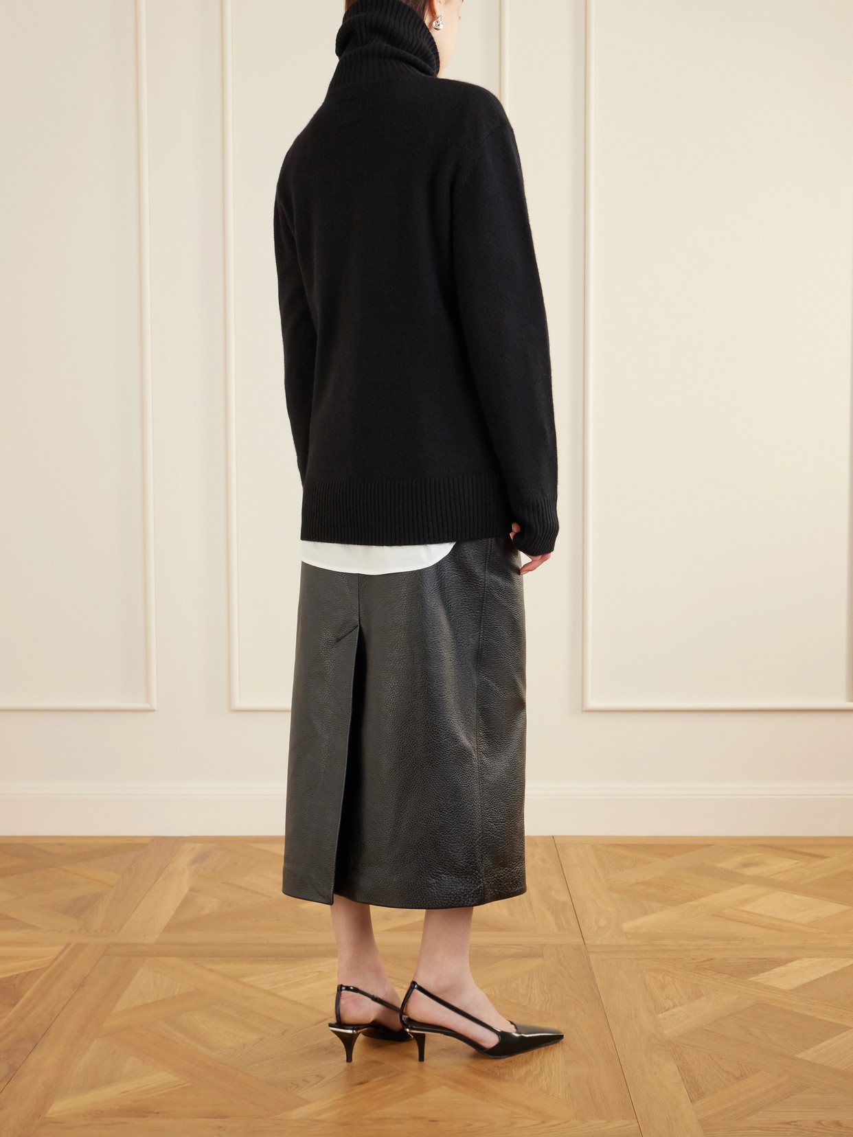 Totême Wool And Silk-blend Turtleneck Sweater In Black