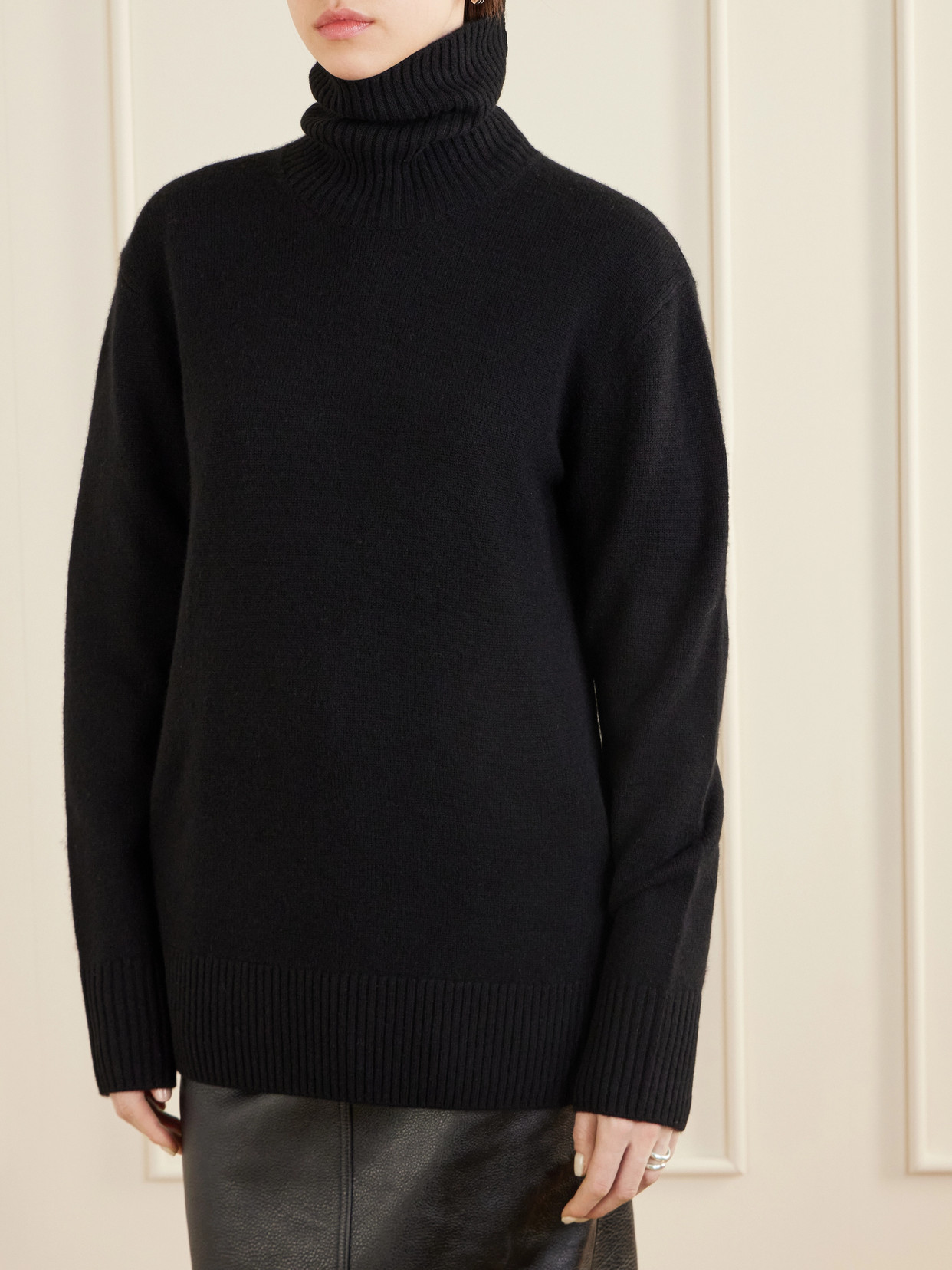 Totême Wool And Silk-blend Turtleneck Sweater In Black