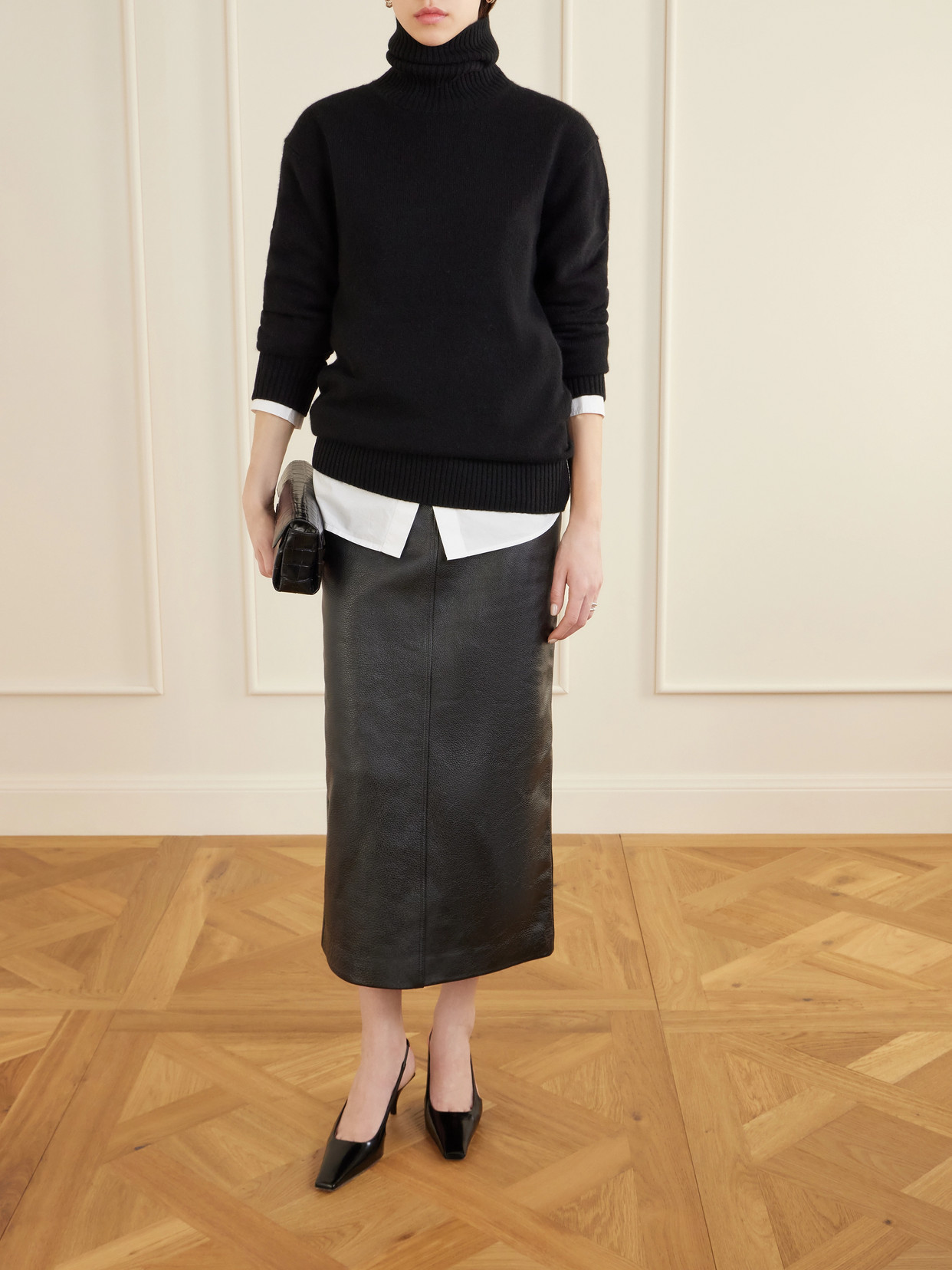 Totême Wool And Silk-blend Turtleneck Sweater In Black