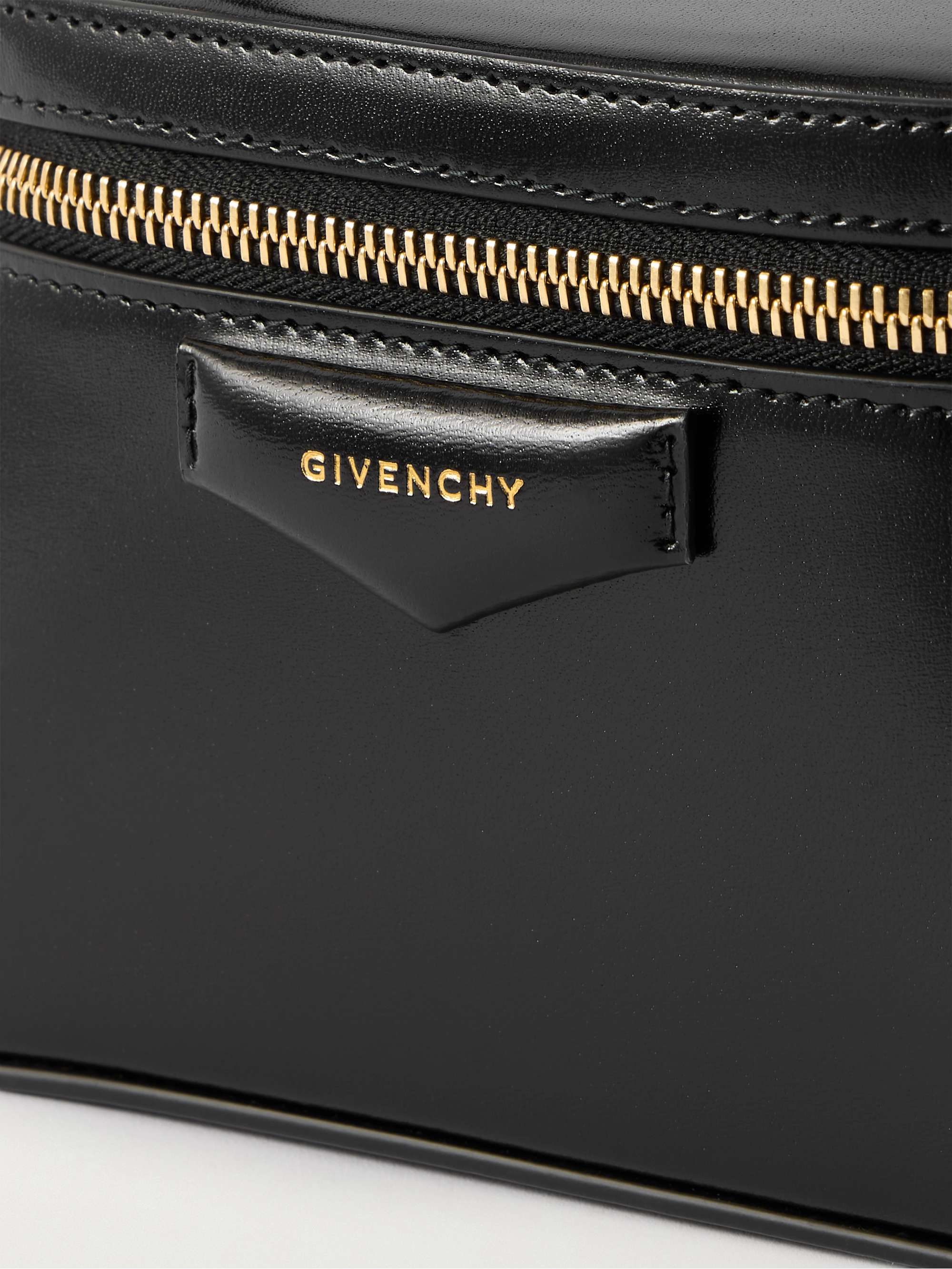 GIVENCHY 