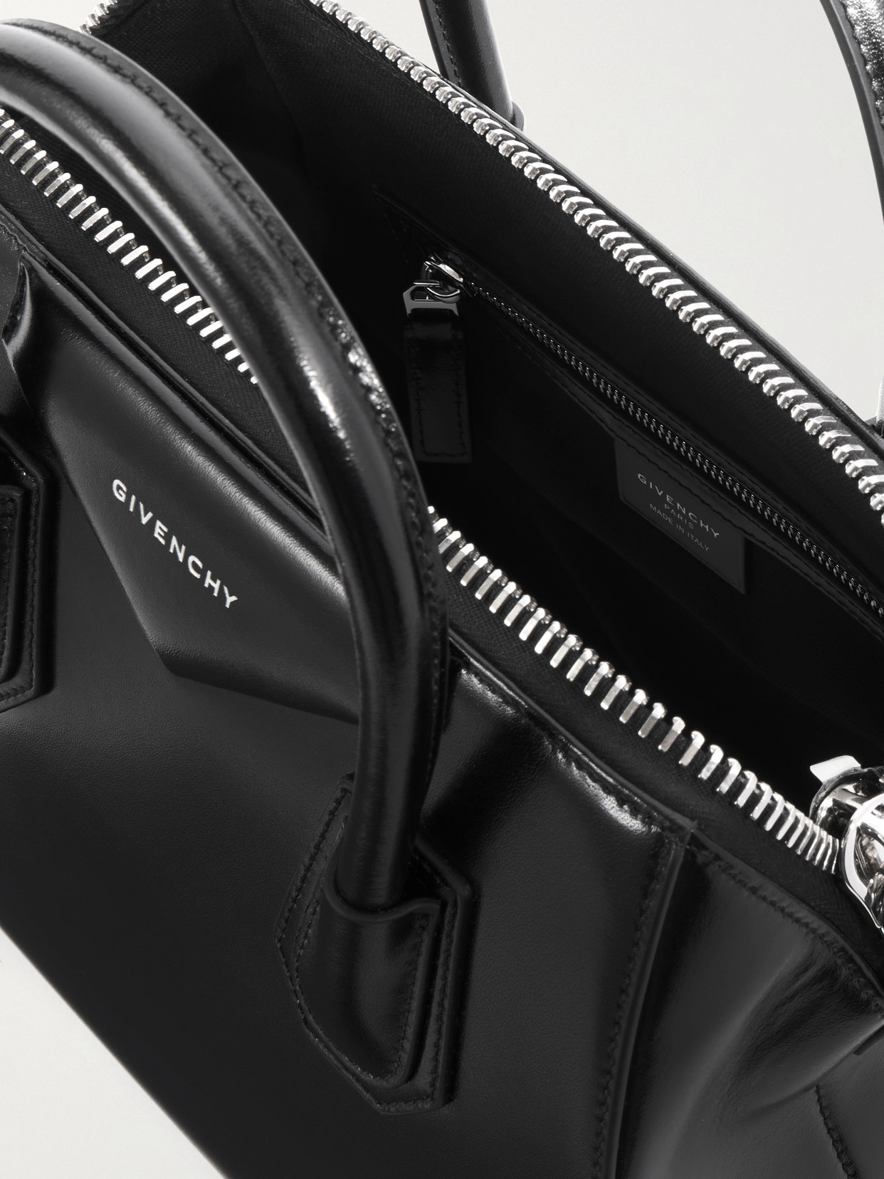 Givenchy Antigona Leather Tote Bag In Black