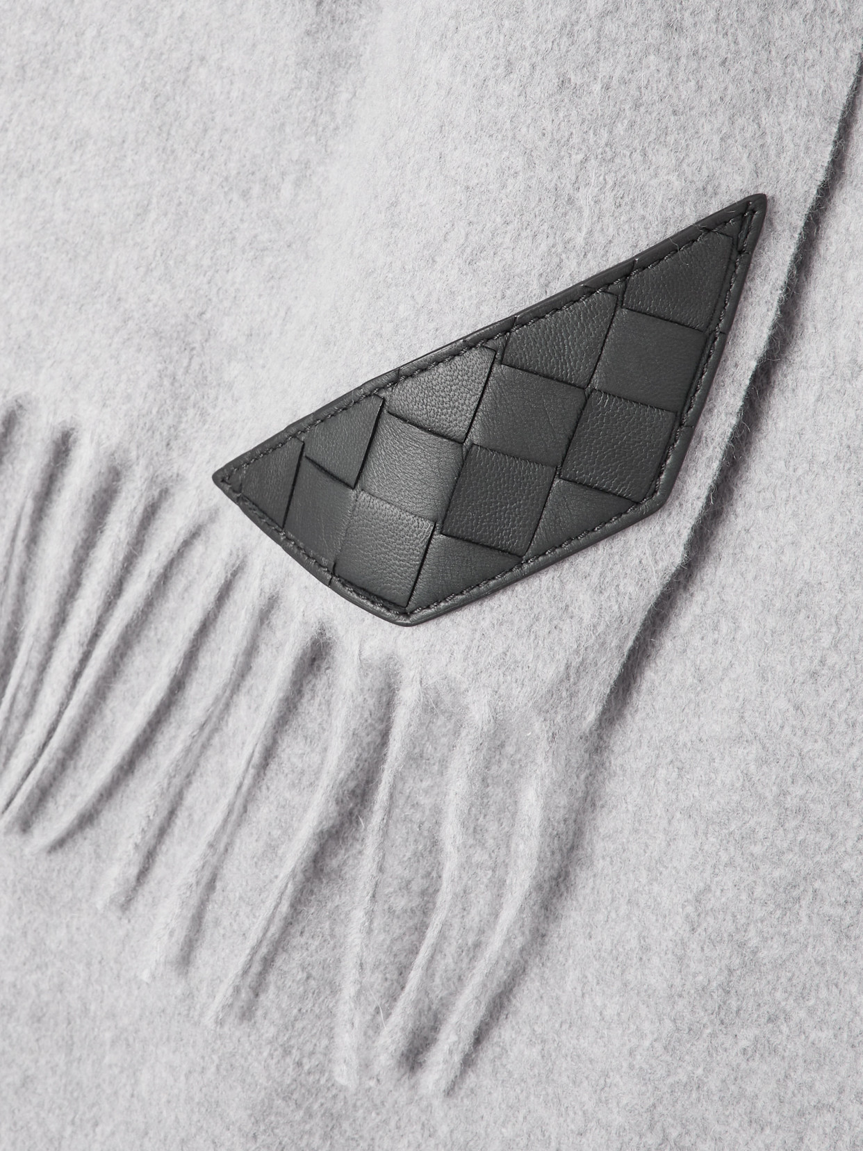 Bottega Veneta Intrecciato Leather-trimmed Fringed Cashmere Scarf In Gray