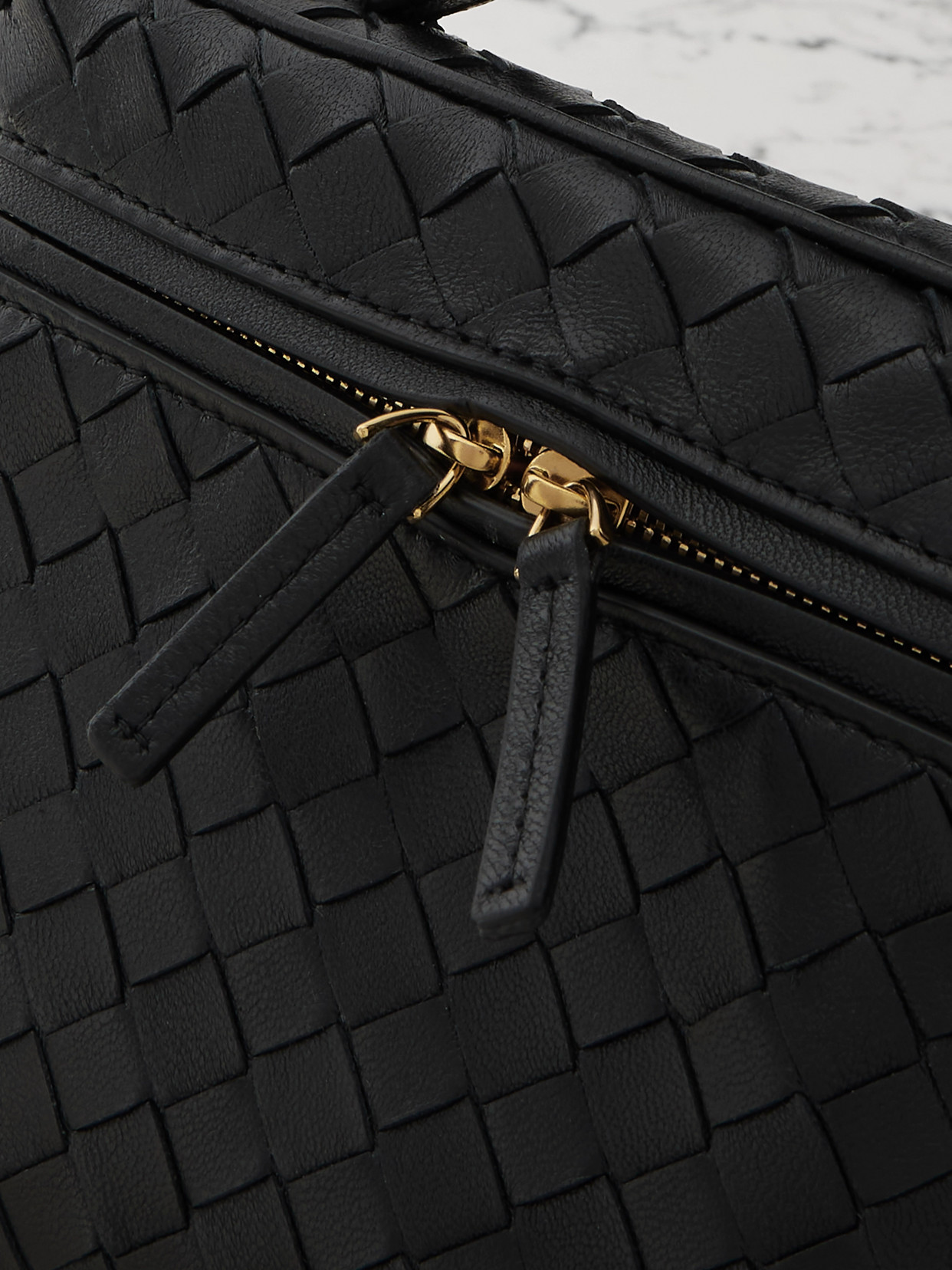 Bottega Veneta Intrecciato Leather Shoulder Bag In Black
