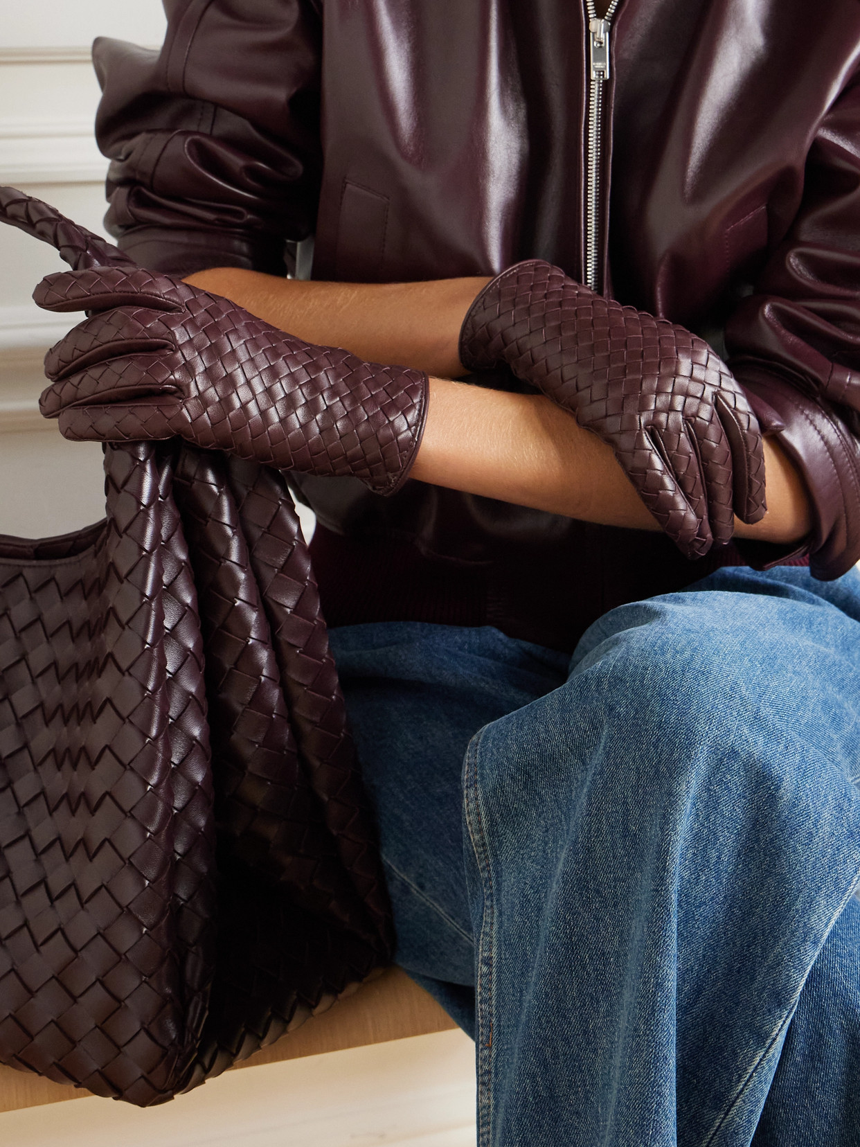 Bottega Veneta Intrecciato Leather Gloves In Burgundy