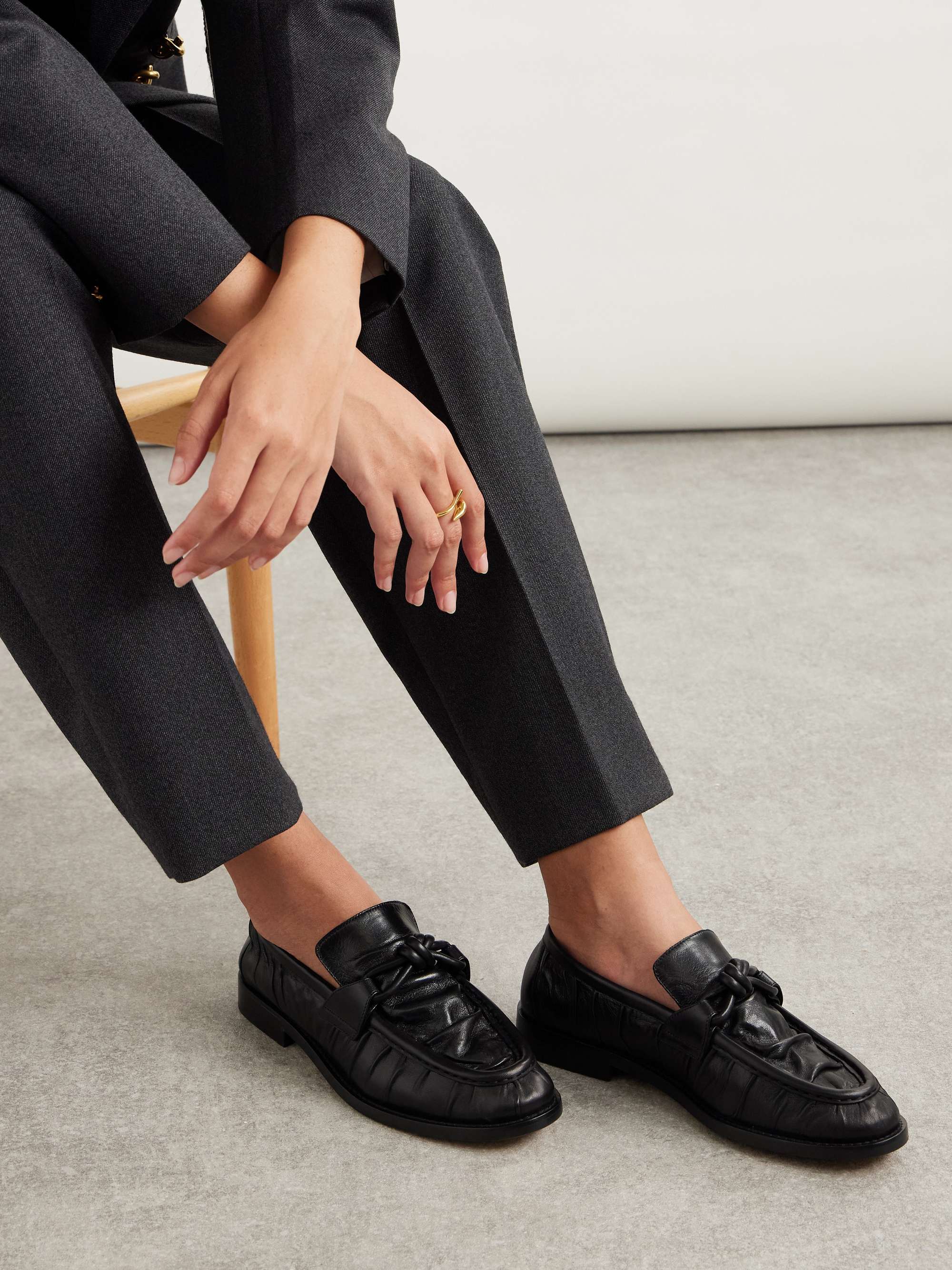 美品 BOTTEGA VENETA レザーローファー BOTTEGA VENETA 送料無料 ボッテガ ヴェネタ ウィメンズ