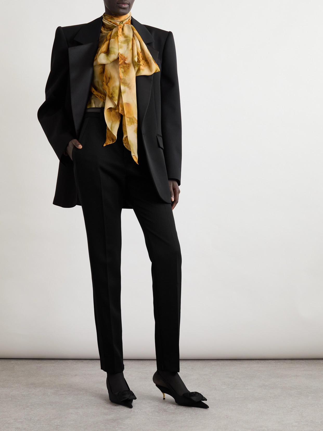 Saint Laurent Grain De Poudre Wool Tapered Pants In Black