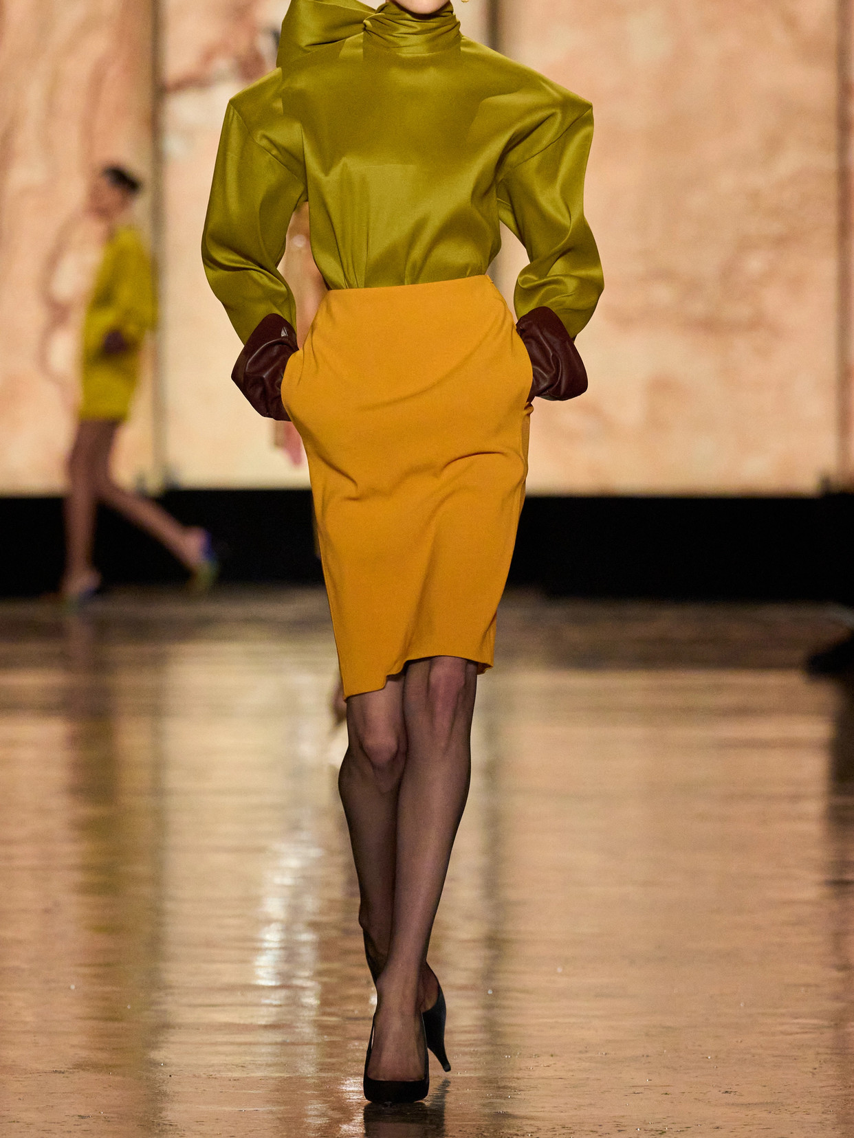 Saint Laurent Pencil Skirt In Satin In Orange