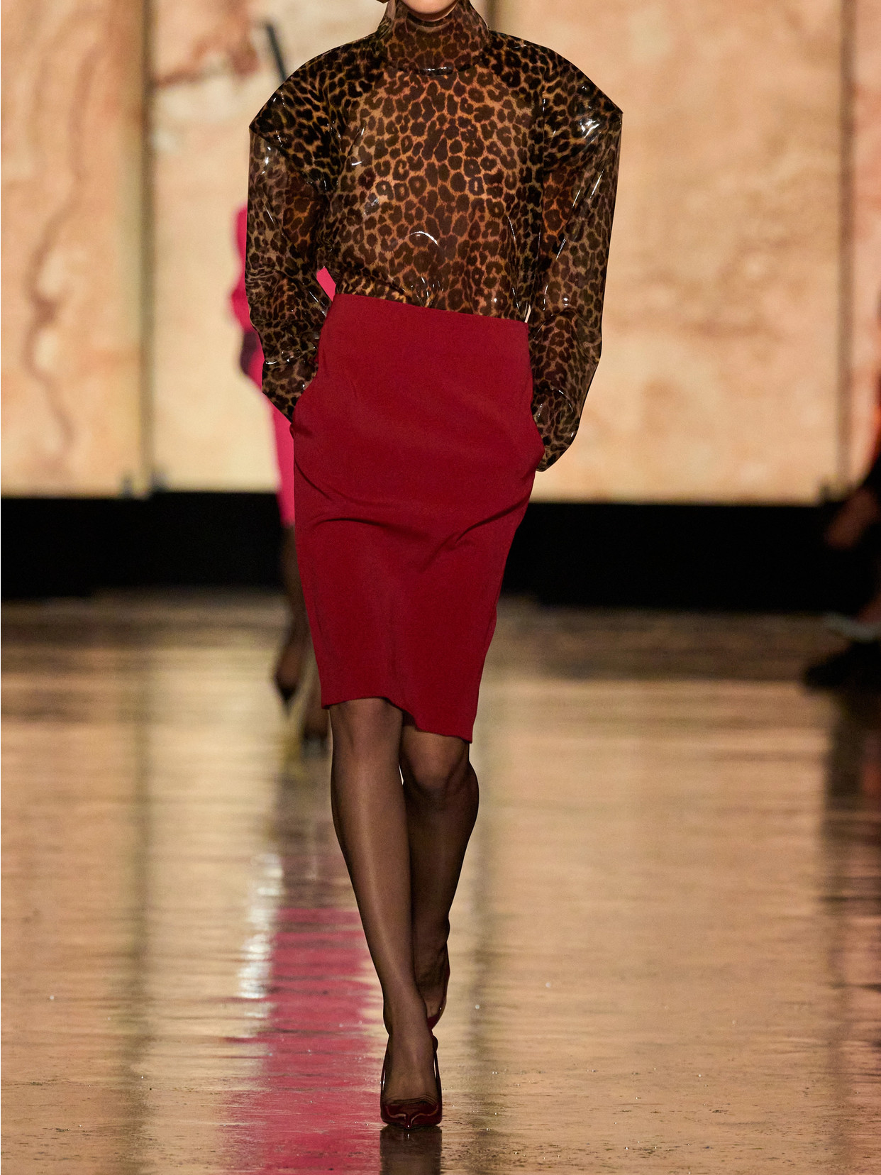 Saint Laurent Mid-rise Pencil Skirt In Satin Clothing In Red