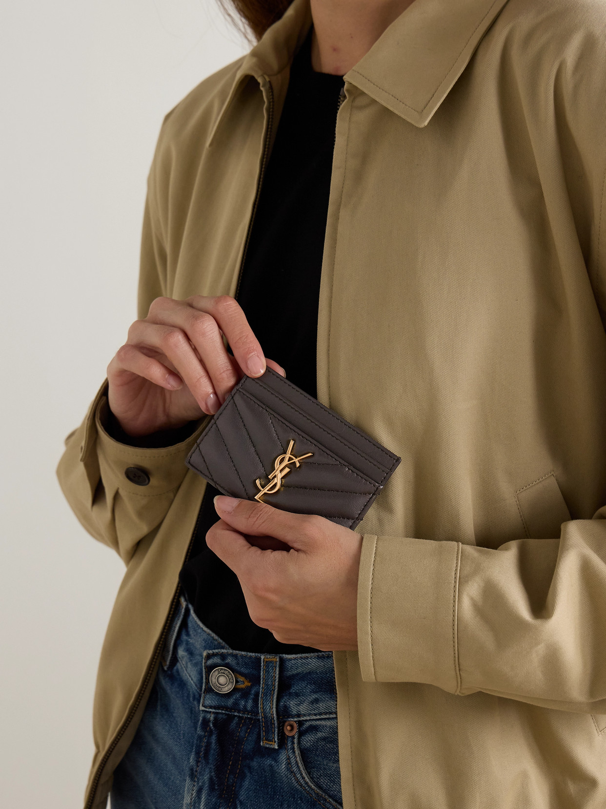Saint Laurent Cassandre Matelassé Leather Cardholder In Gray