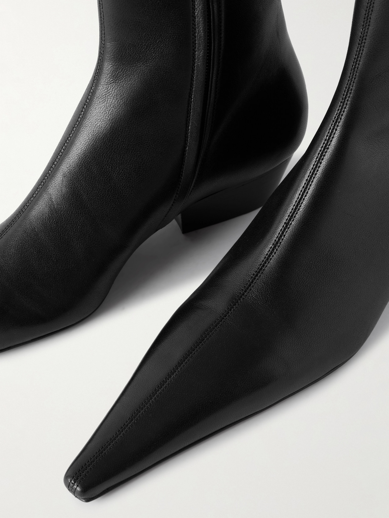 Saint Laurent Jill Leather Ankle Boots In Black