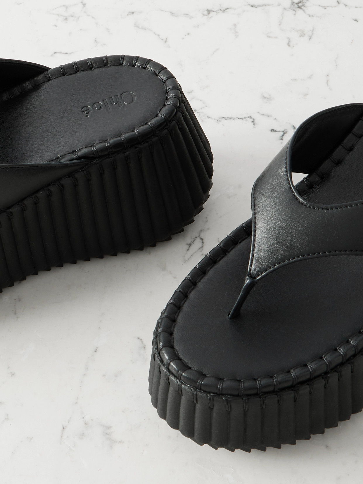 Chloé Nama Leather Platform Flip Flops In Black