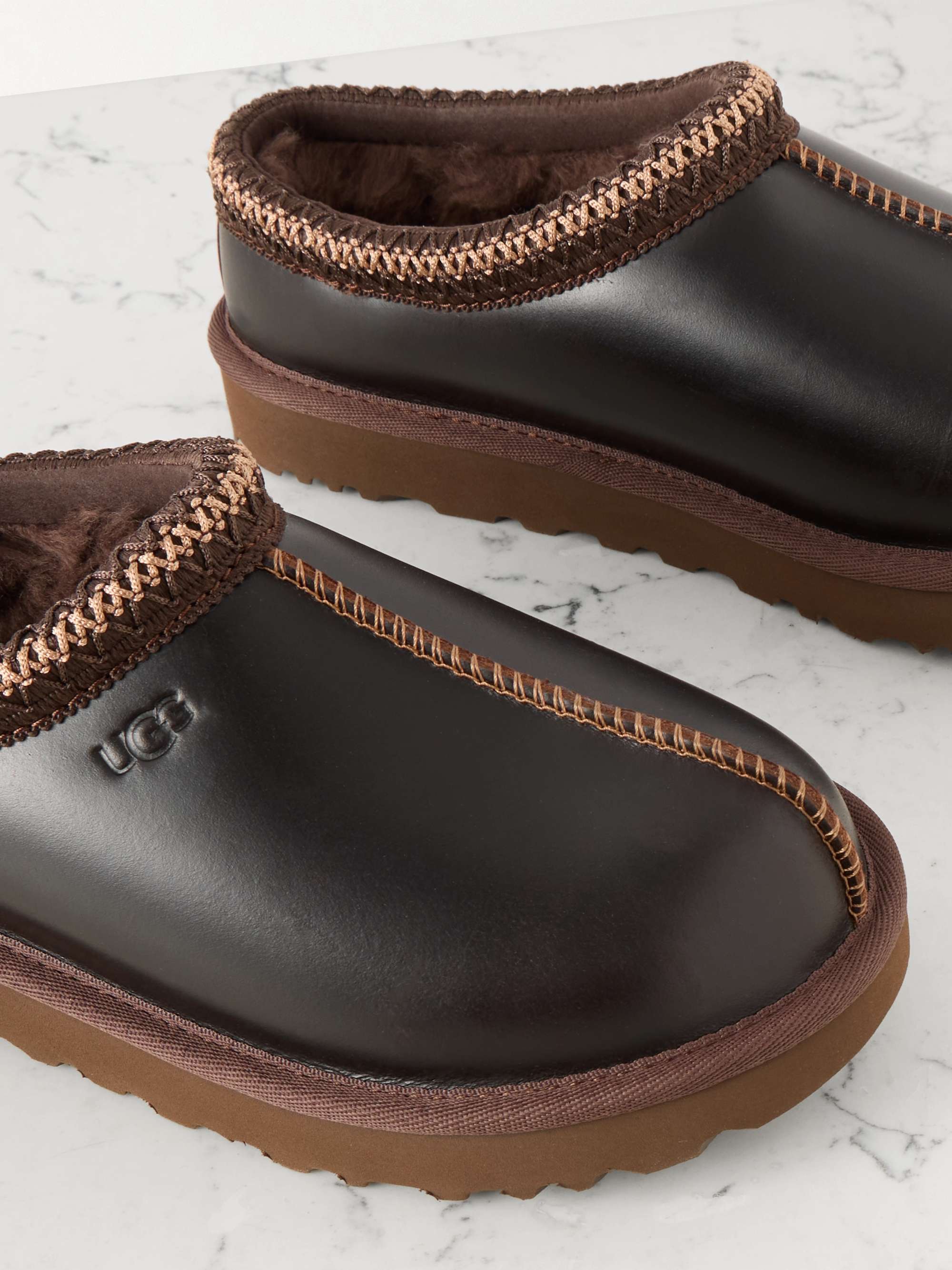 UGG 